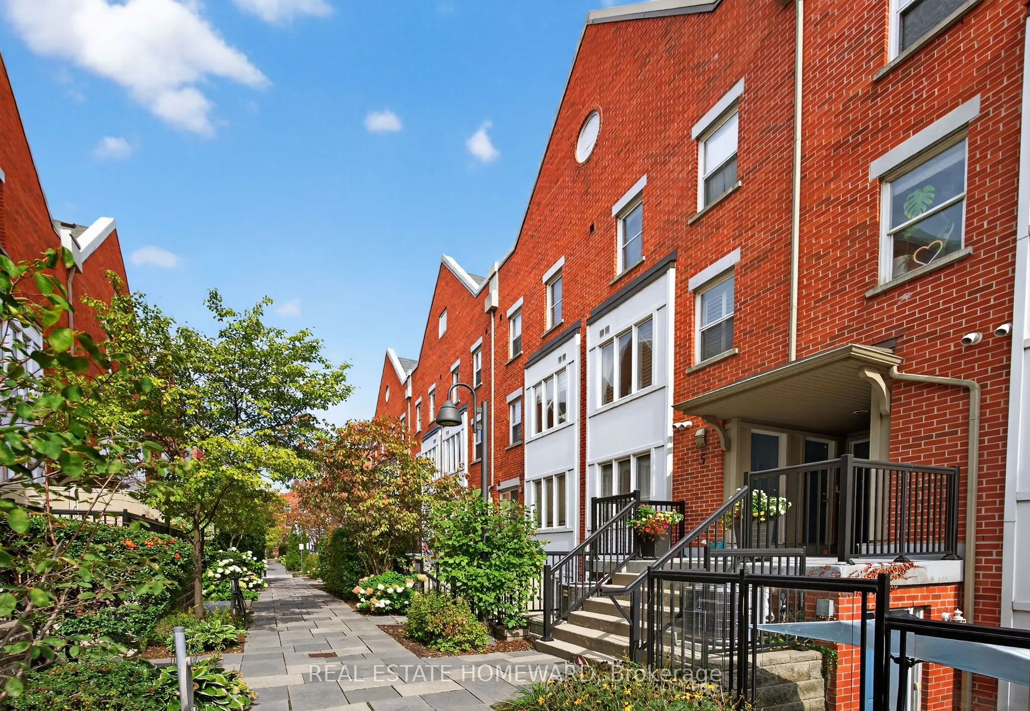 11 Frances Loring Lane, #1