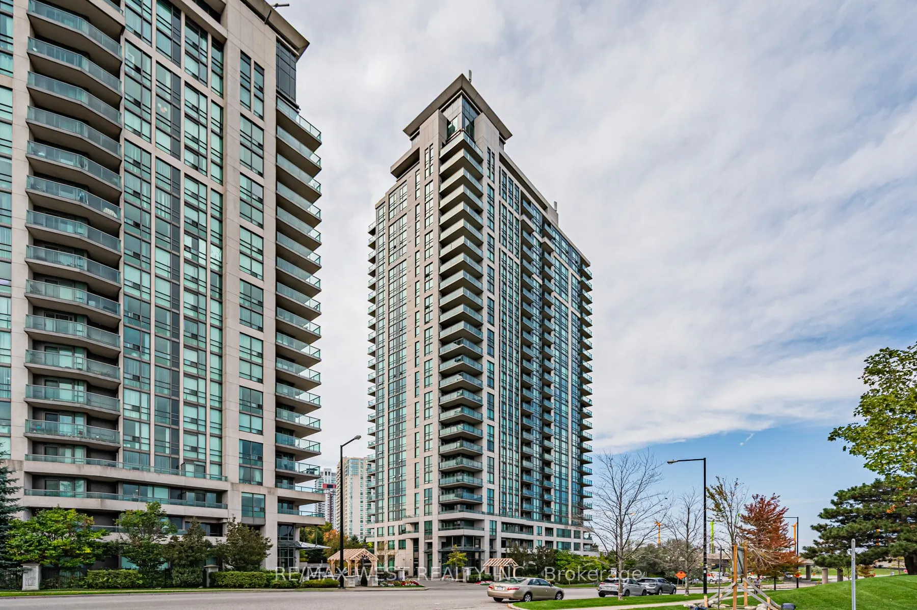 88 Grangeway Avenue, #803