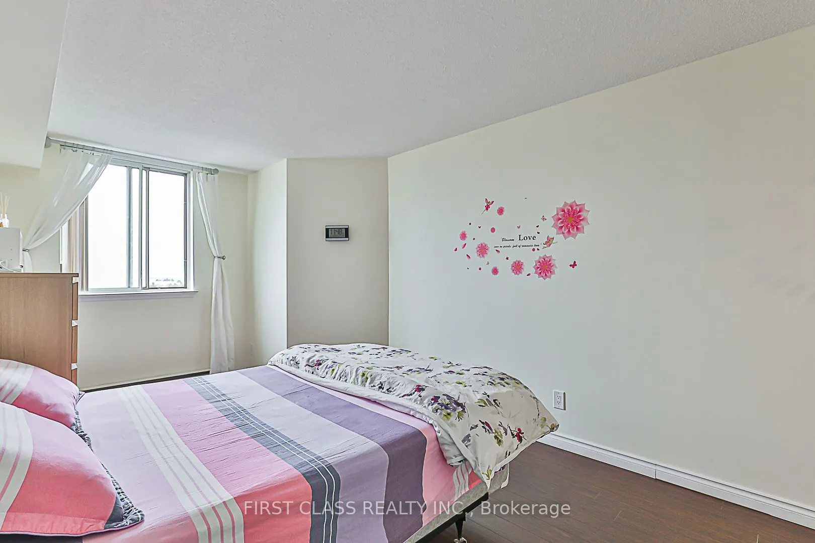 160 Alton Towers Circle, #807
