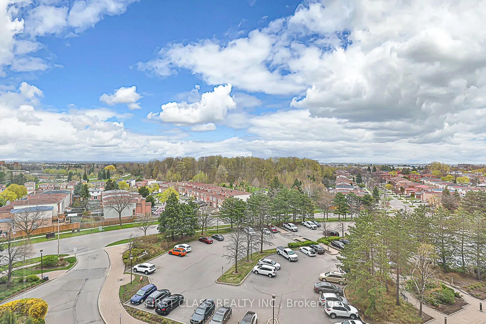 160 Alton Towers Circle, #807