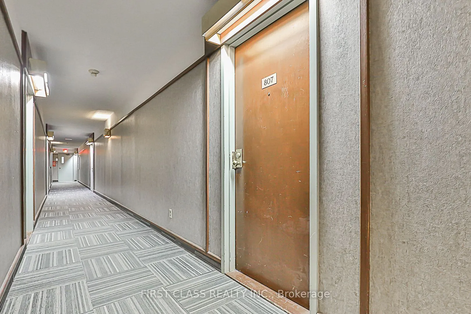 160 Alton Towers Circle, #807