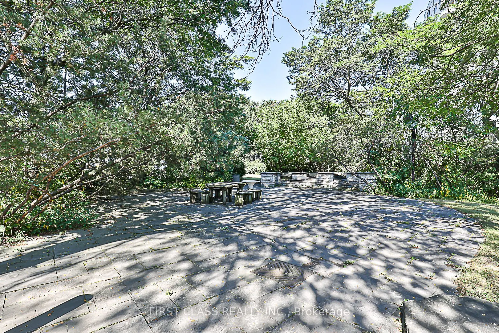 160 Alton Towers Circle, #807
