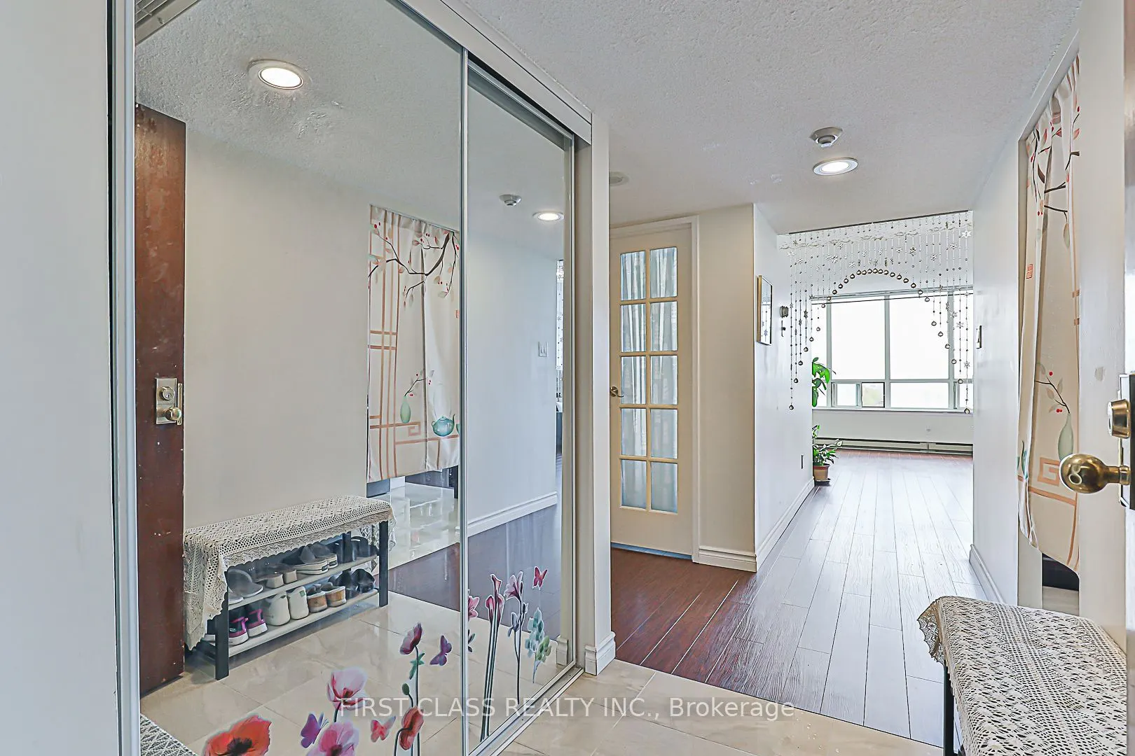 160 Alton Towers Circle, #807