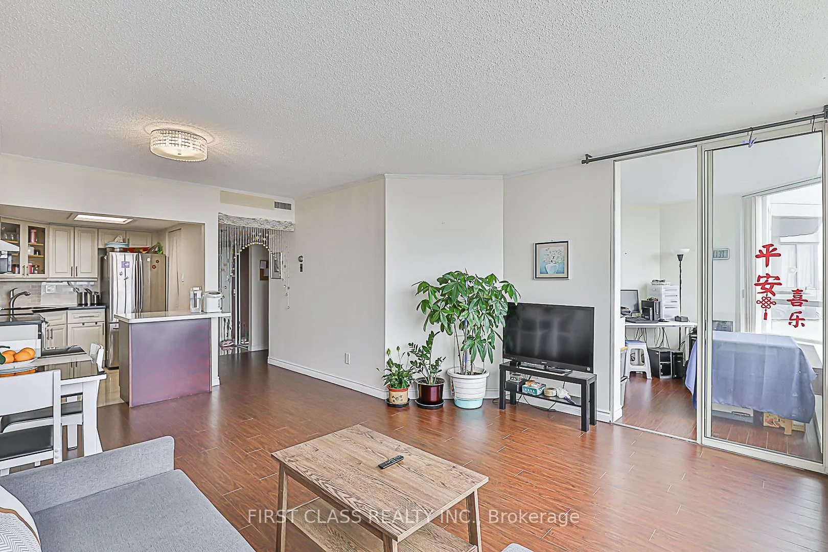 160 Alton Towers Circle, #807