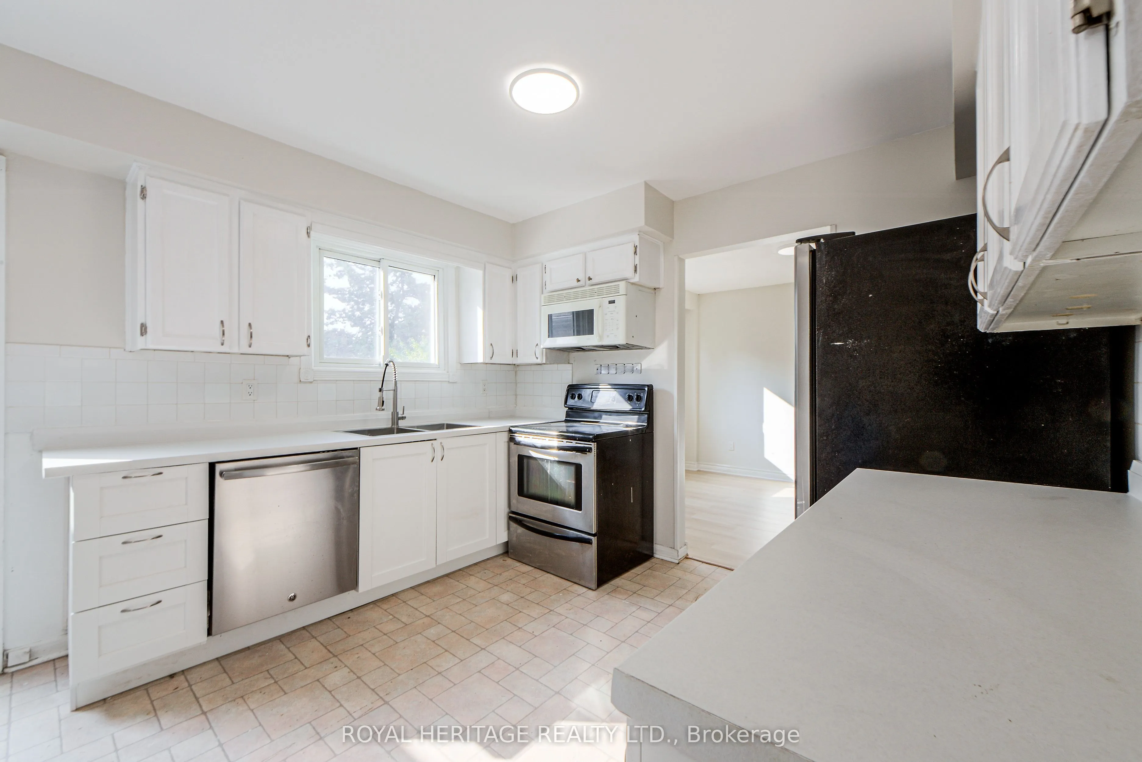 586 Creekview Circle