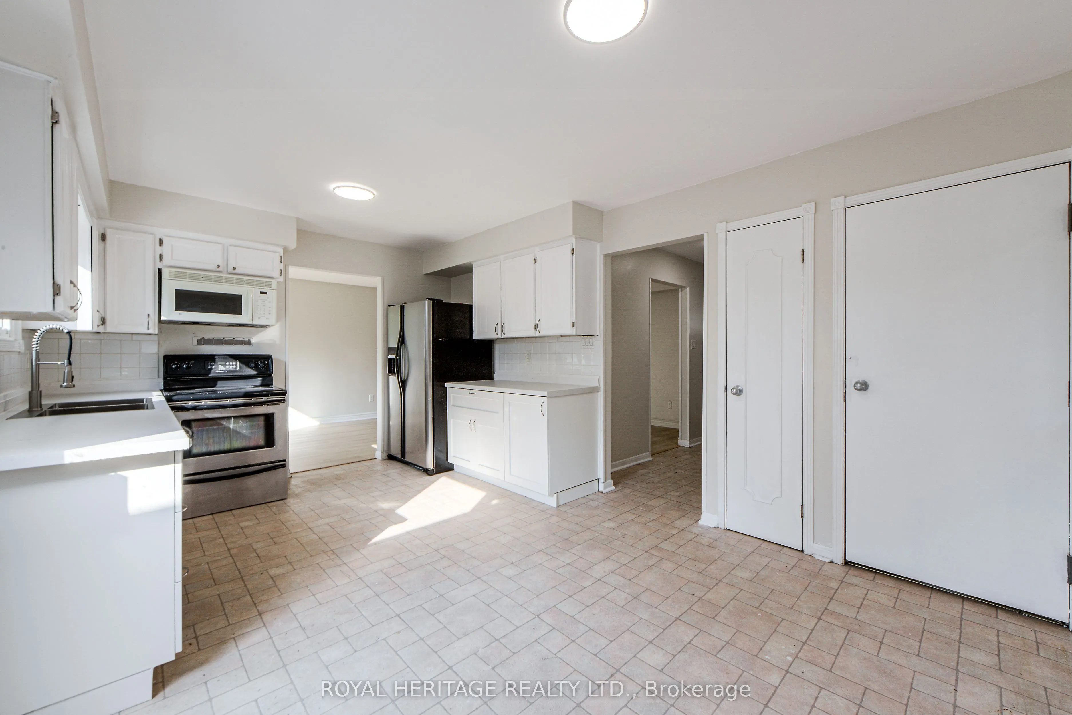 586 Creekview Circle
