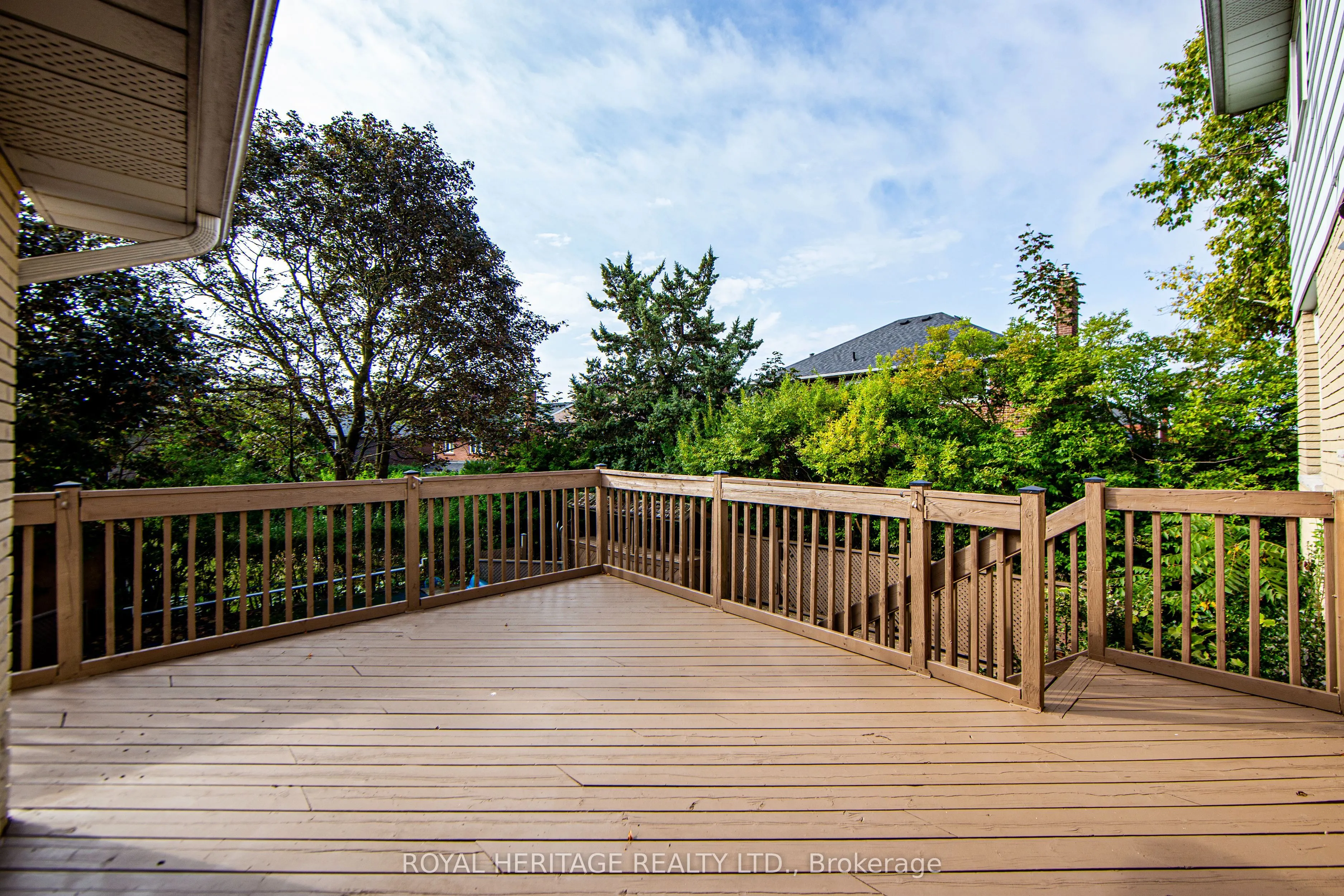 586 Creekview Circle