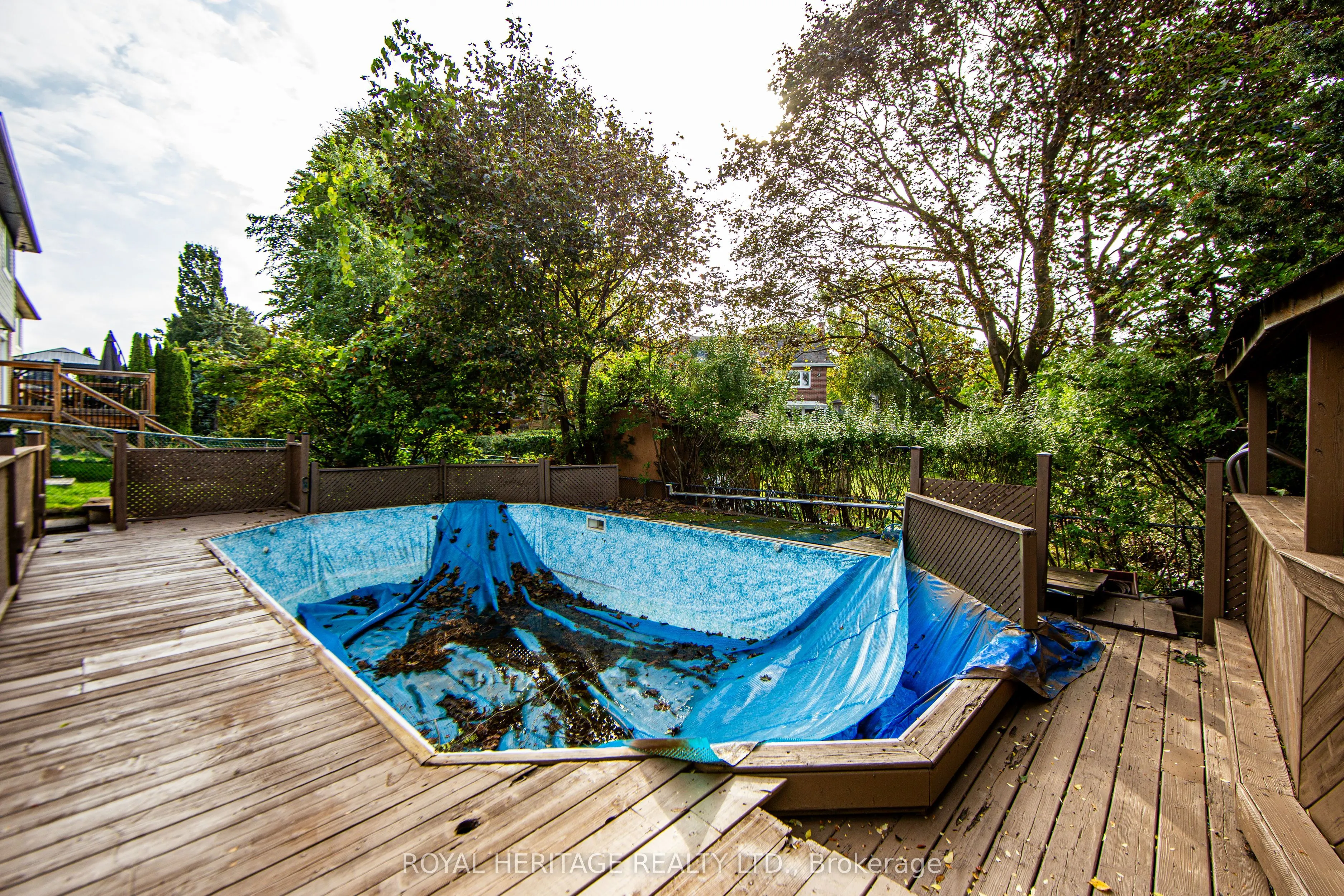 586 Creekview Circle