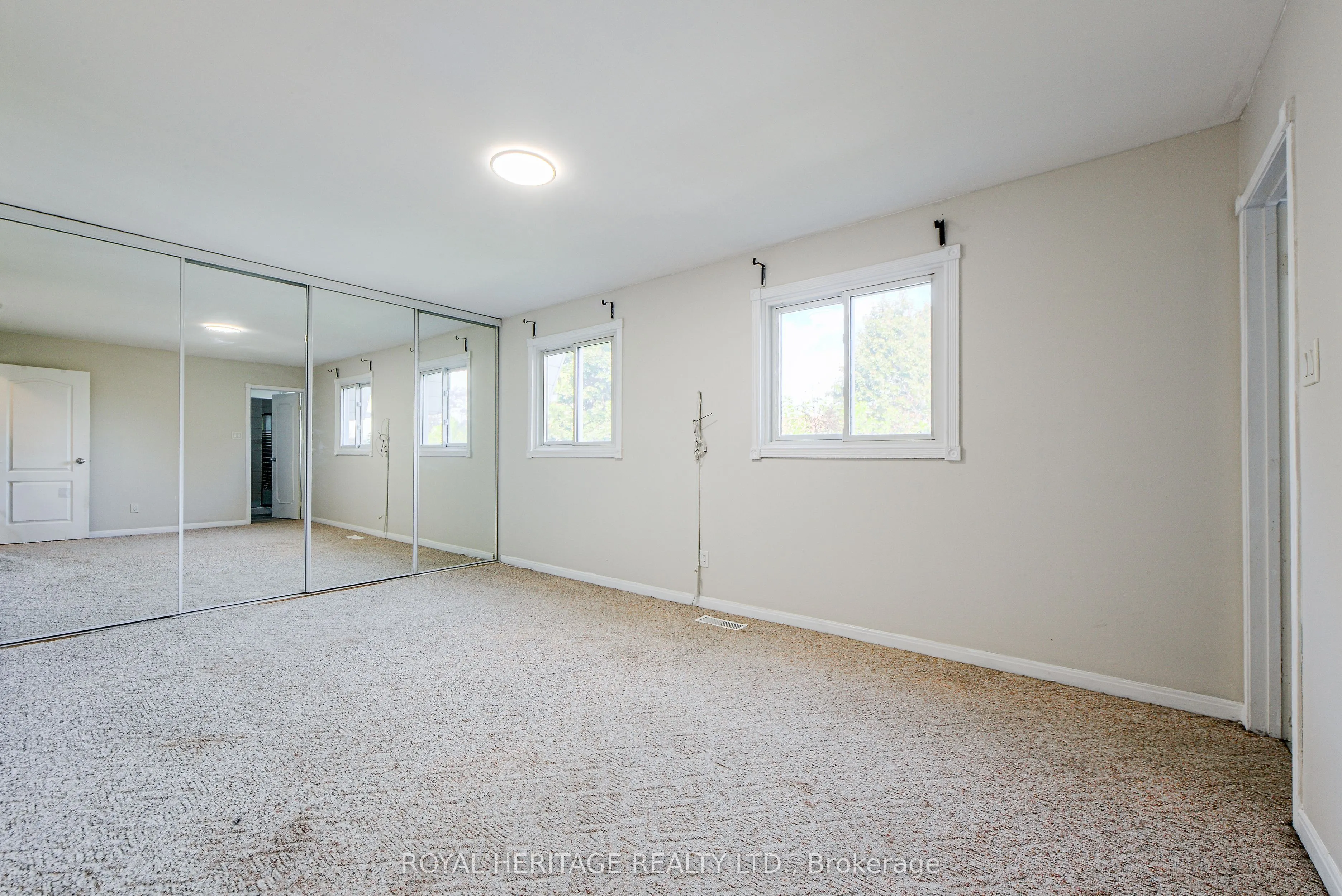 586 Creekview Circle