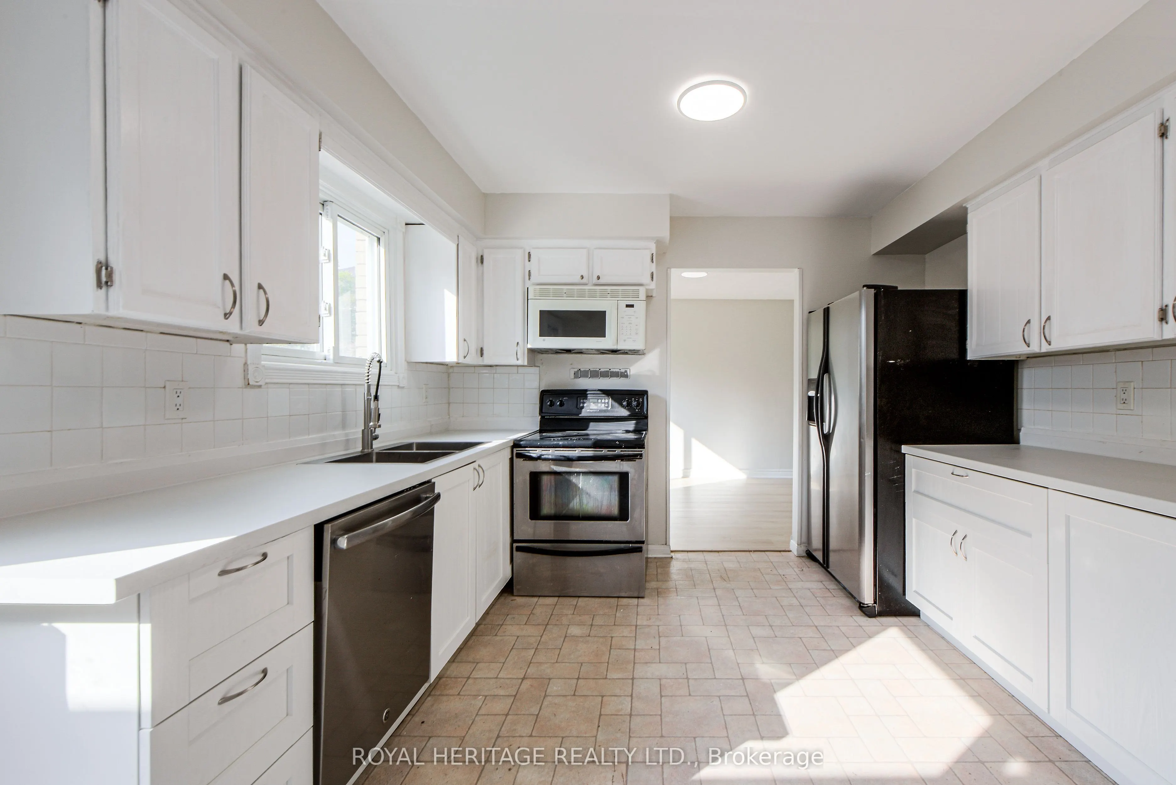 586 Creekview Circle