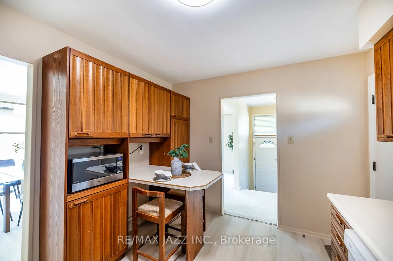 64 Bailey Crescent