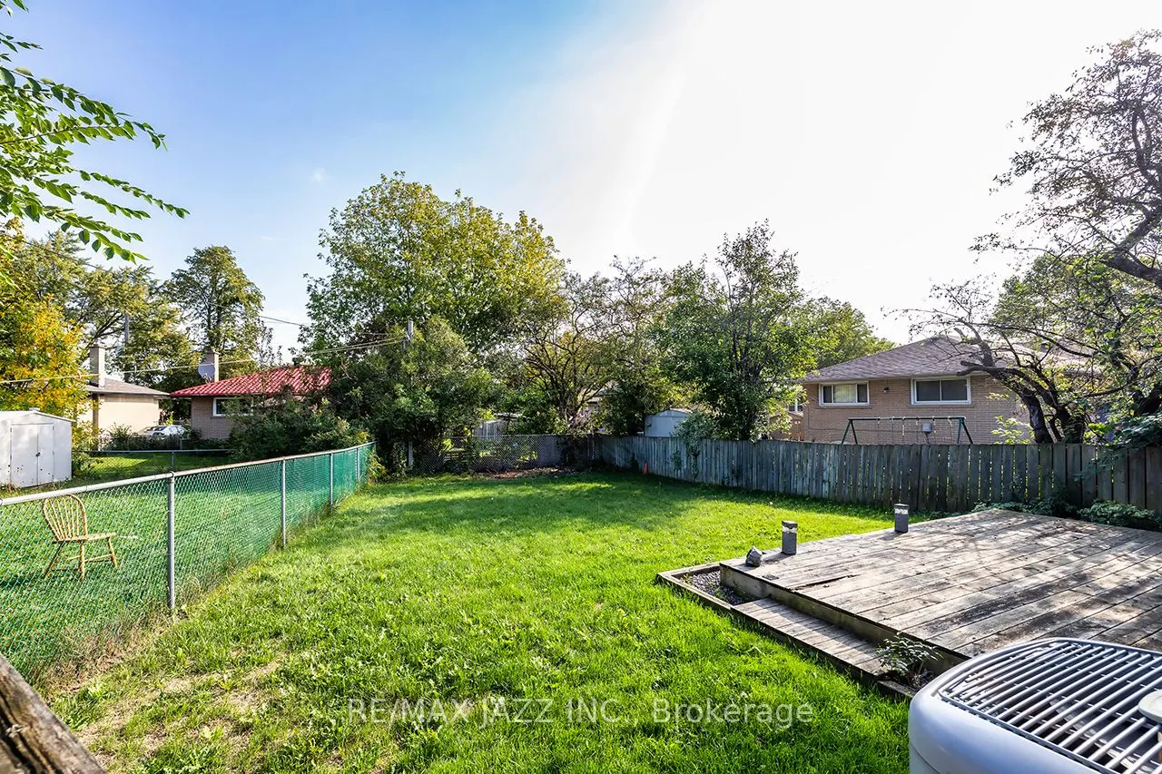 64 Bailey Crescent