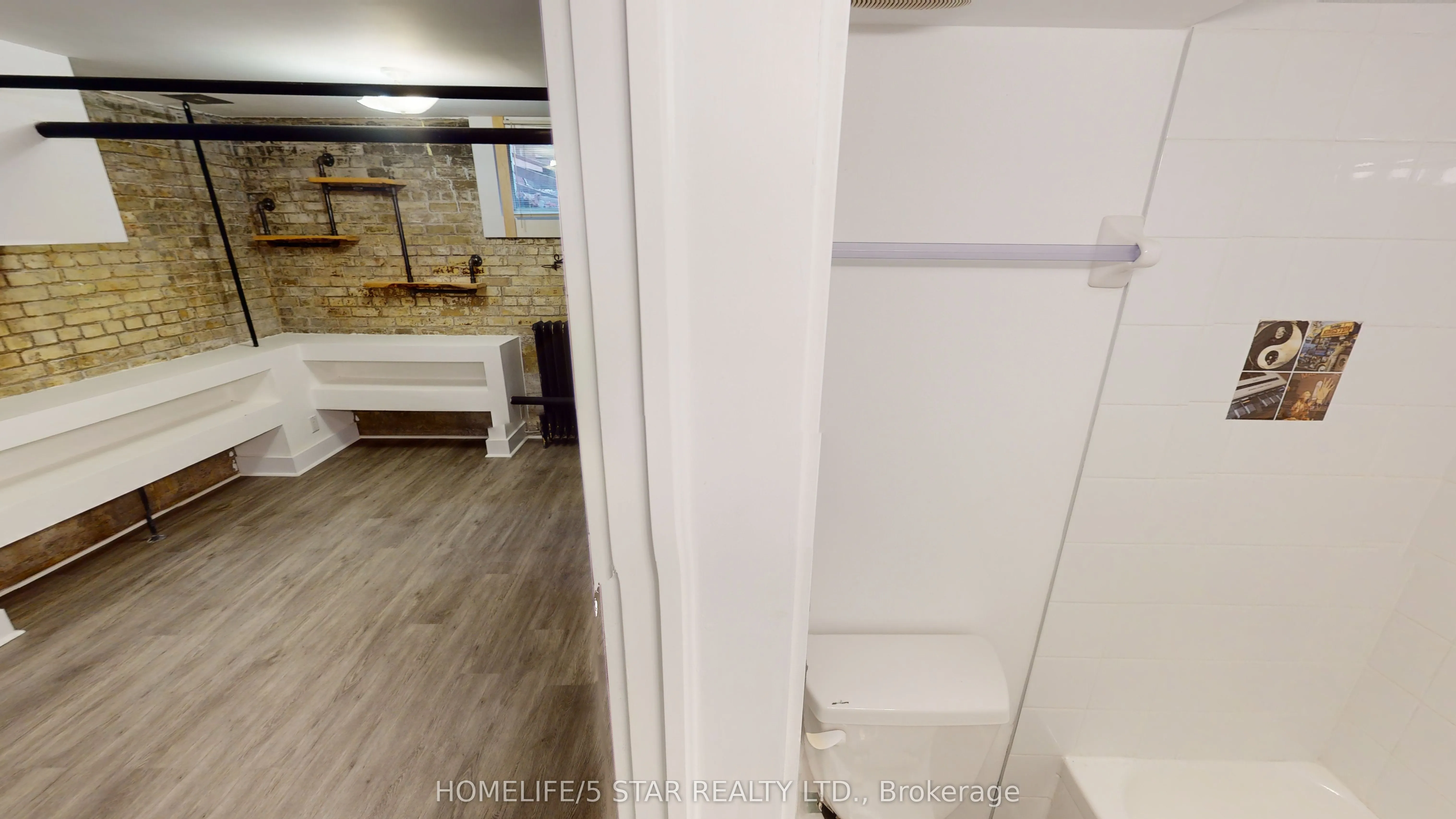 1152 Gerrard Street E, #Unit 205