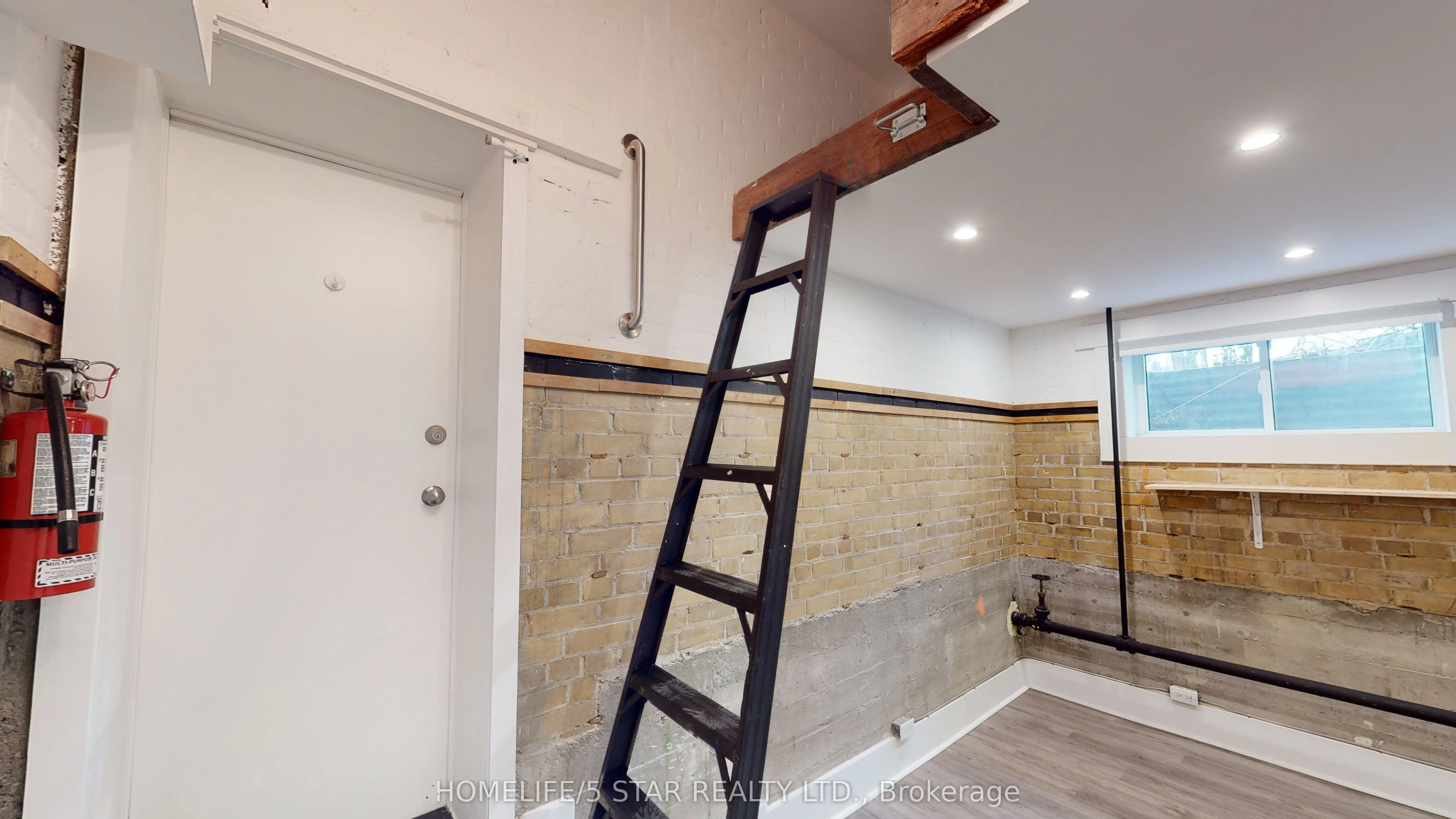 1152 Gerrard Street E, #Unit 205