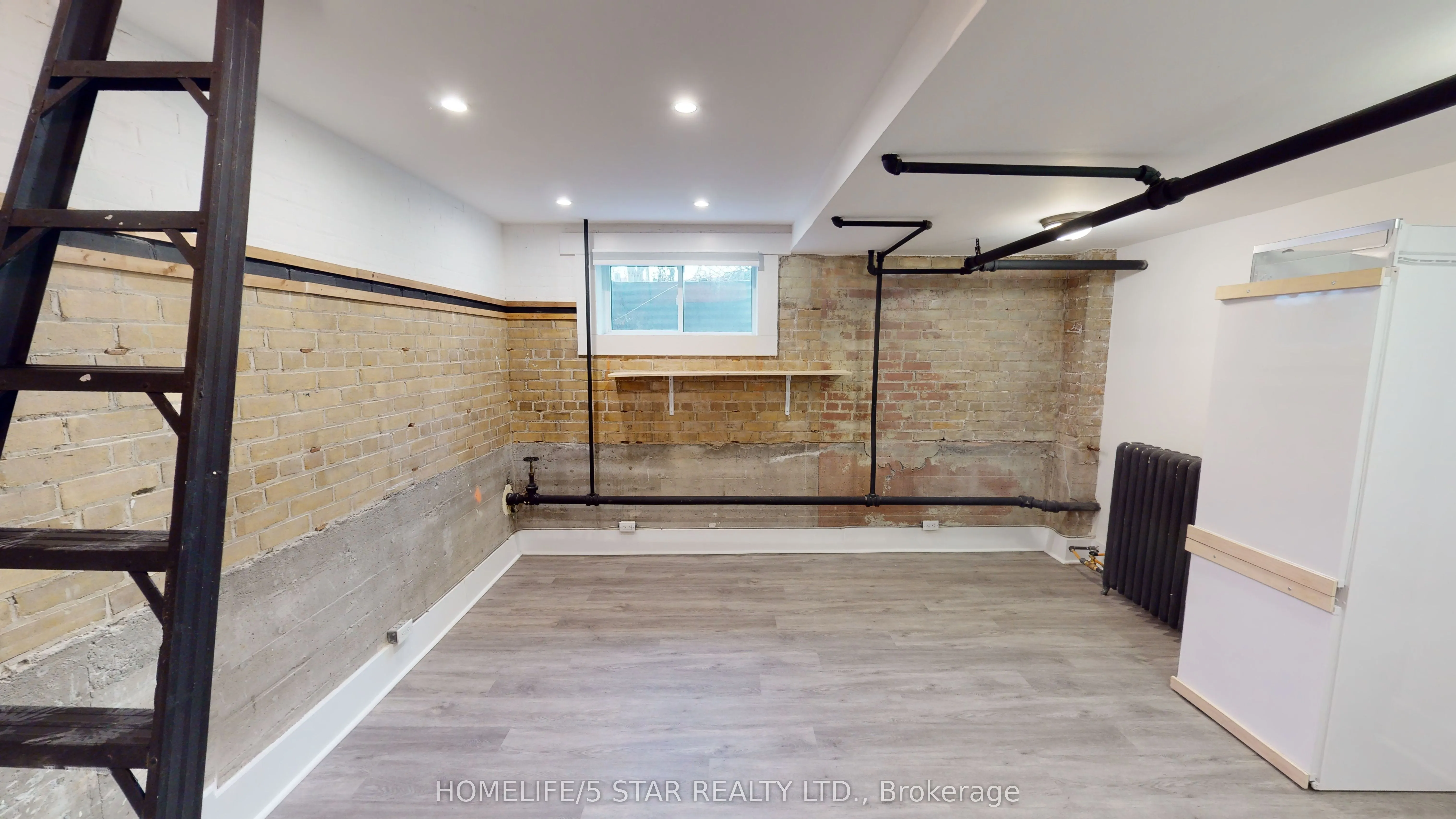 1152 Gerrard Street E, #Unit 205