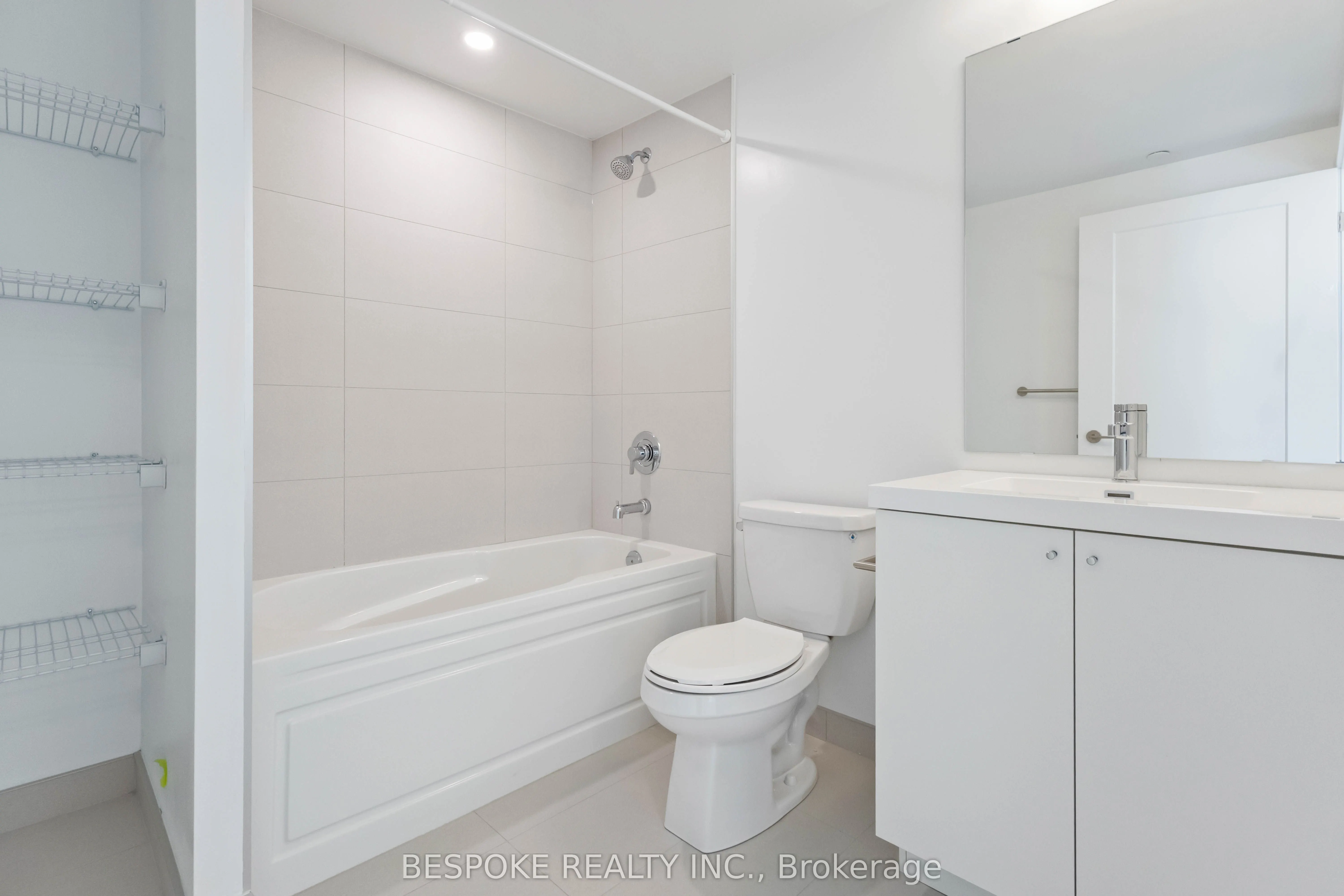 2545 Simcoe Street N, #1841