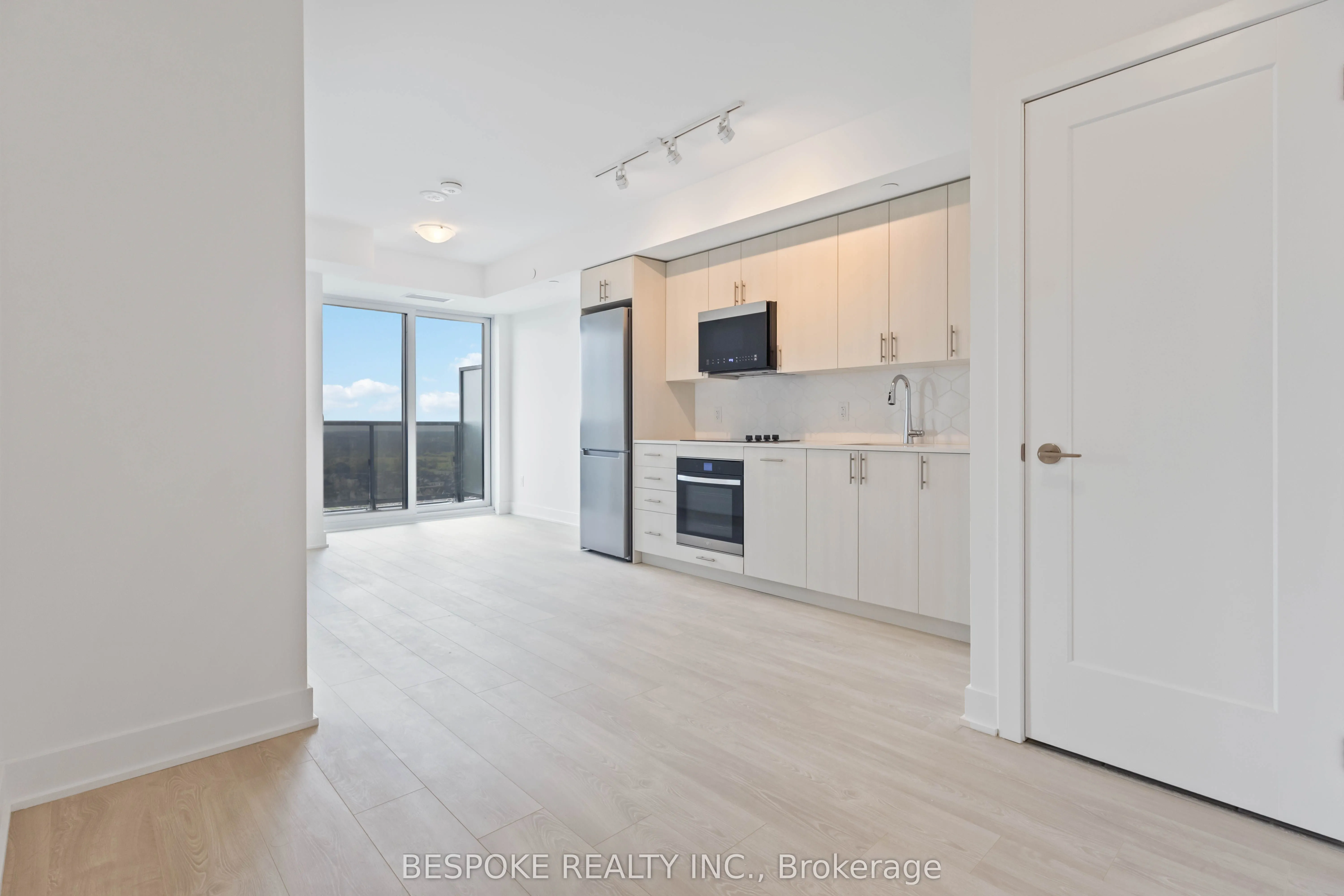 2545 Simcoe Street N, #1841