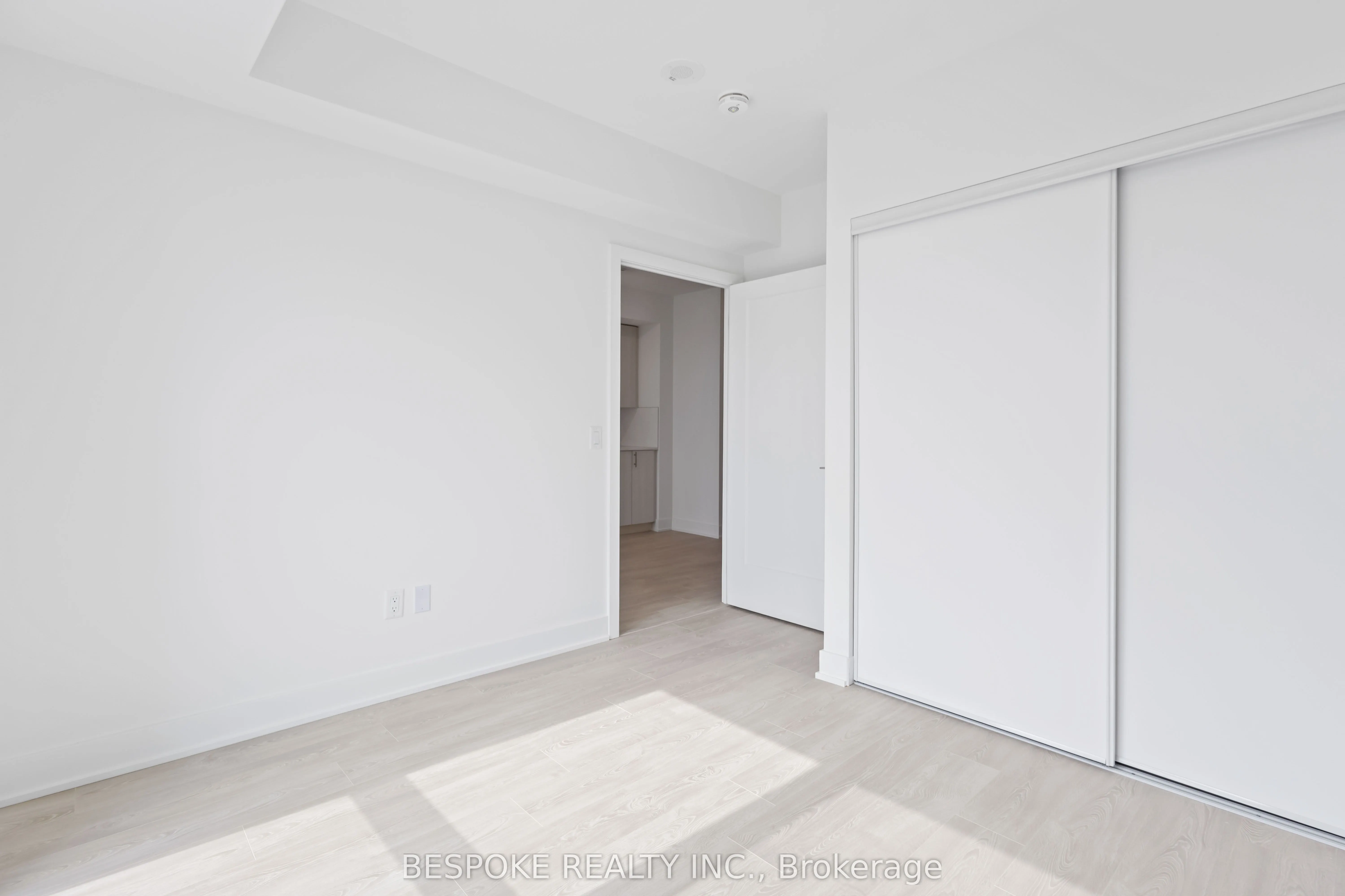 2545 Simcoe Street N, #1841