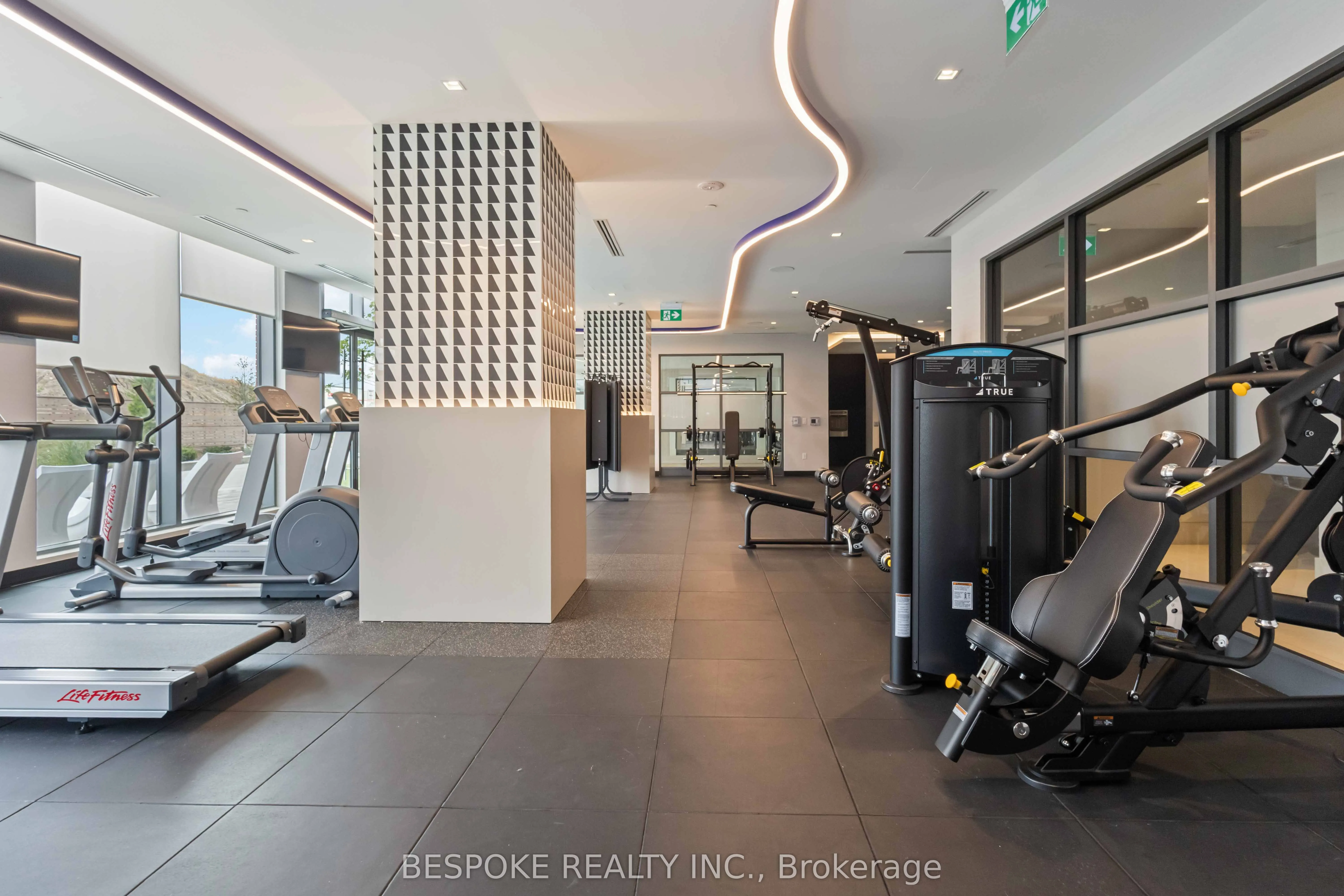 2545 Simcoe Street N, #1841