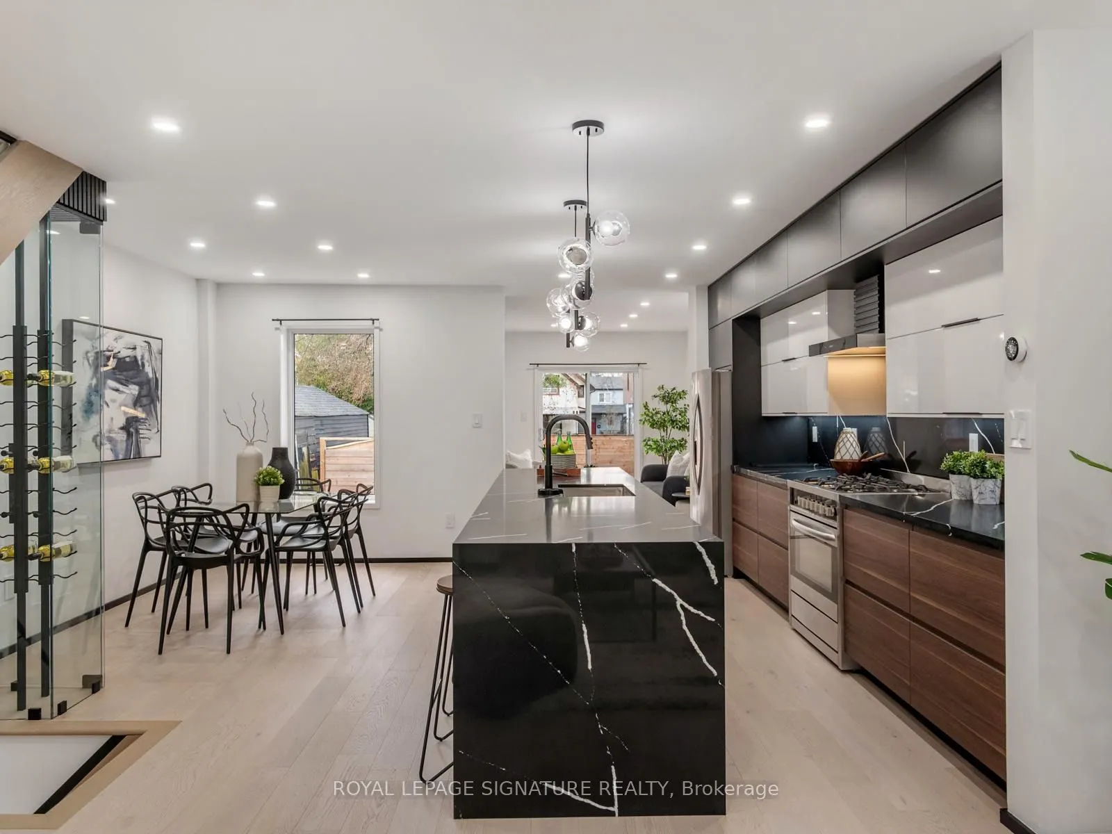 186 Oak Park Avenue