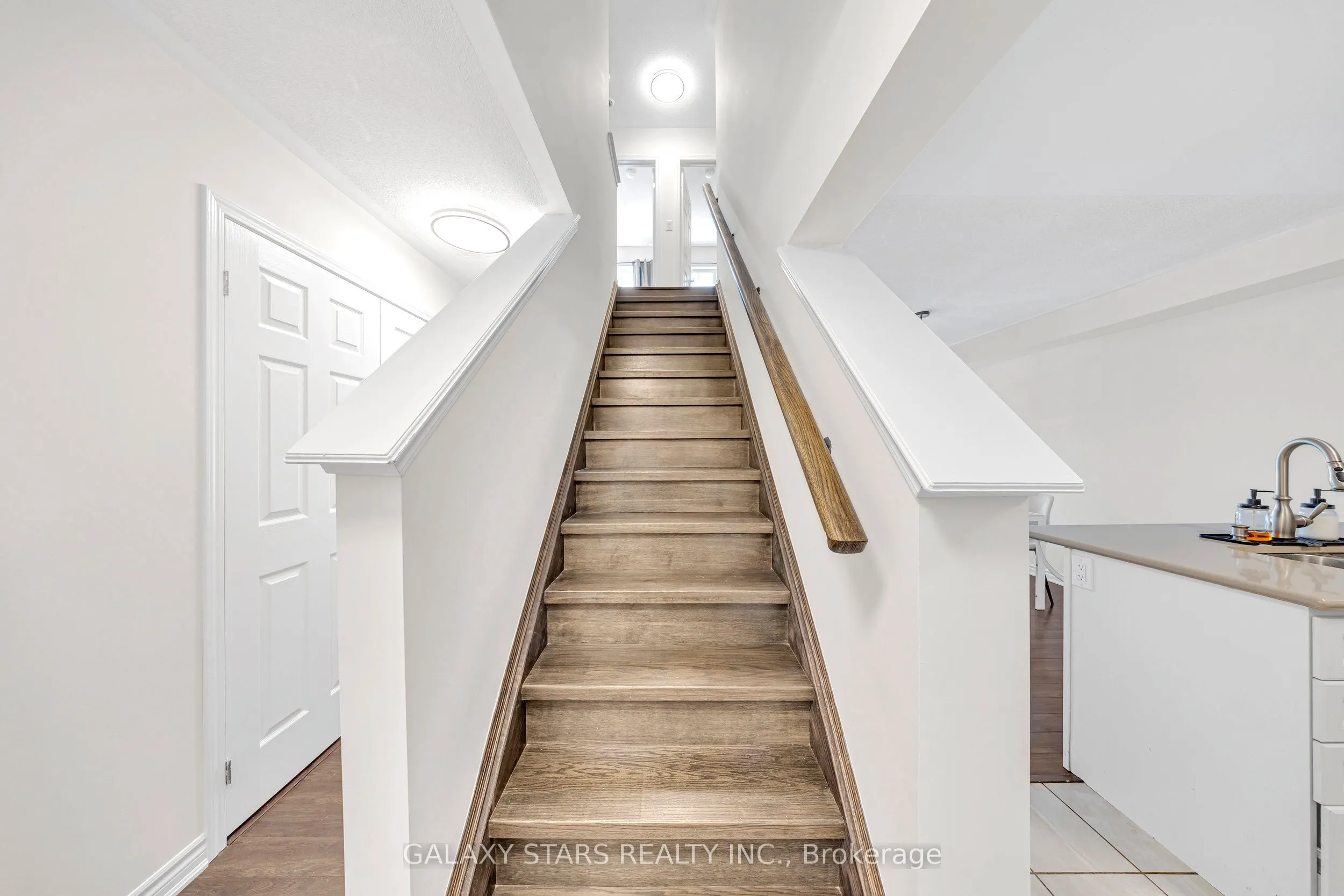 1034 Dragonfly Avenue