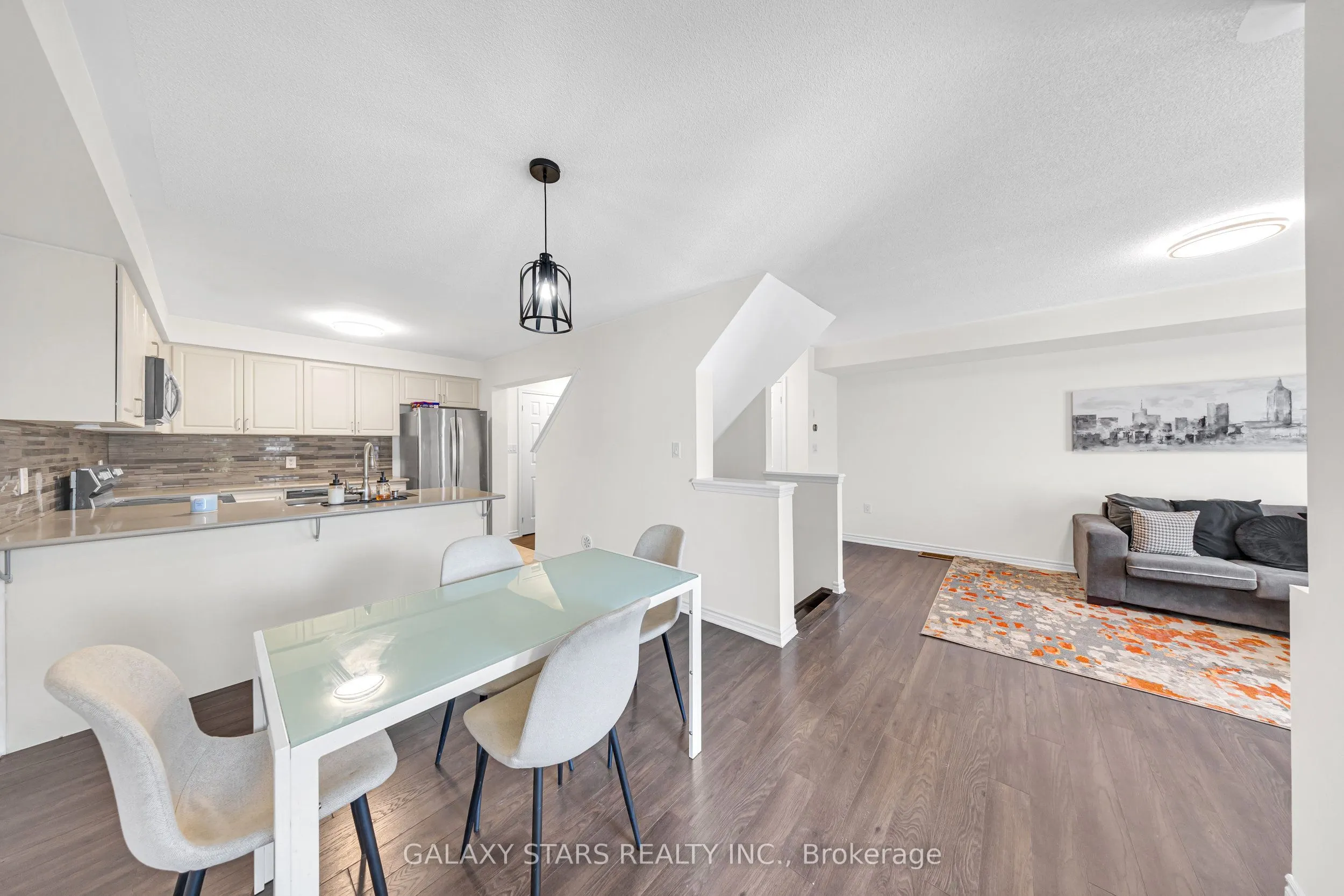 1034 Dragonfly Avenue