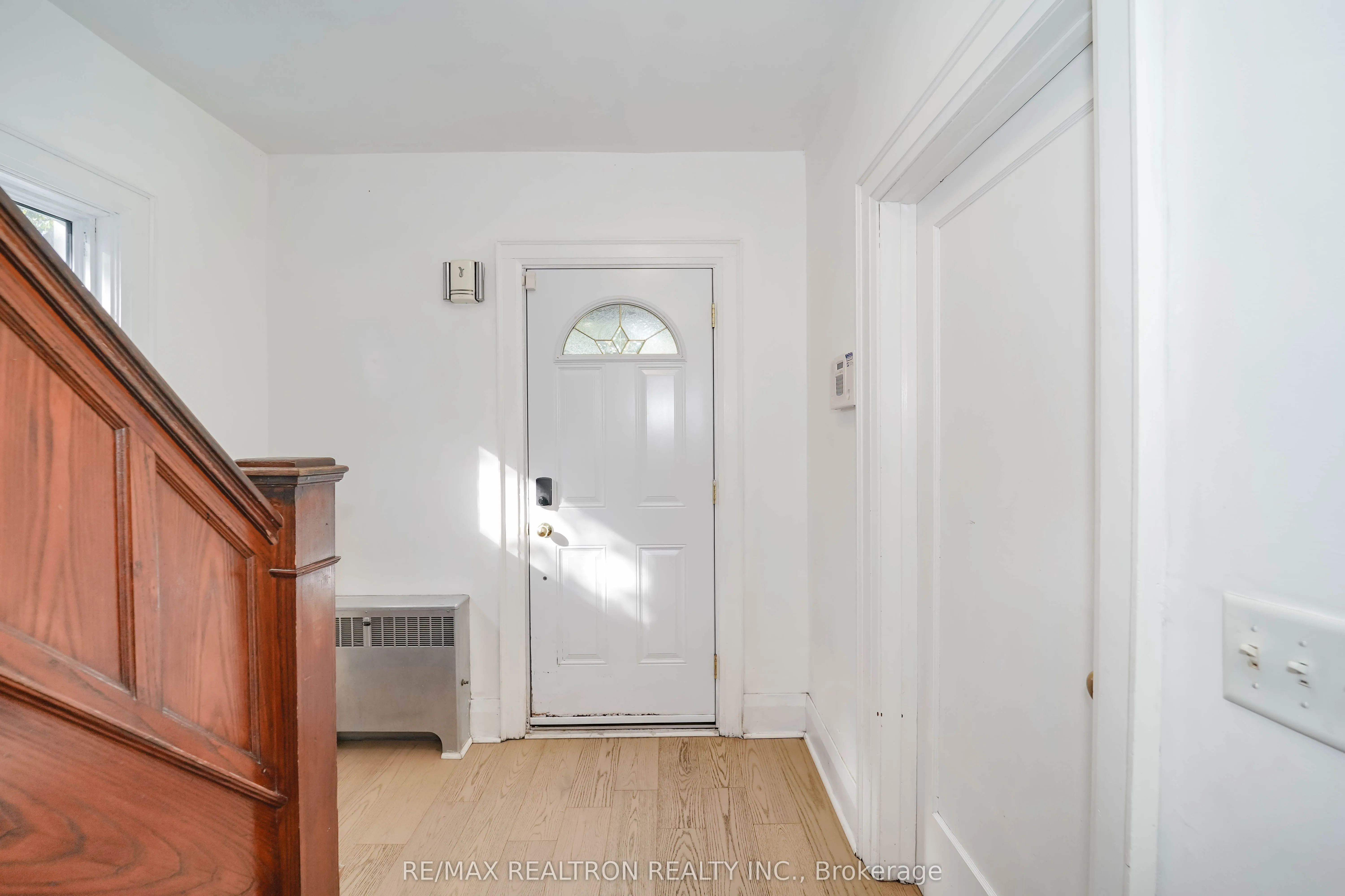 573 Oxford Street