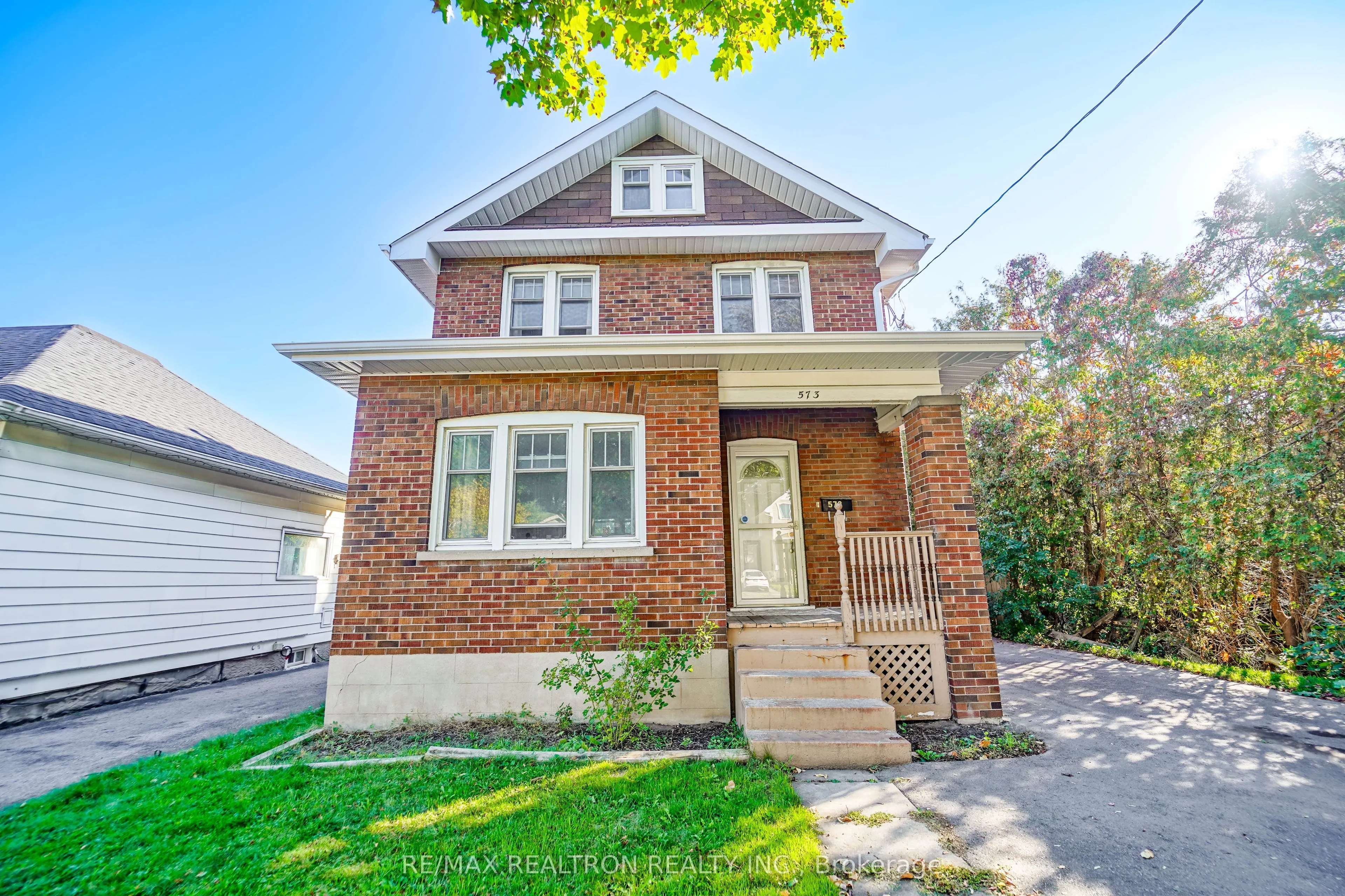 573 Oxford Street