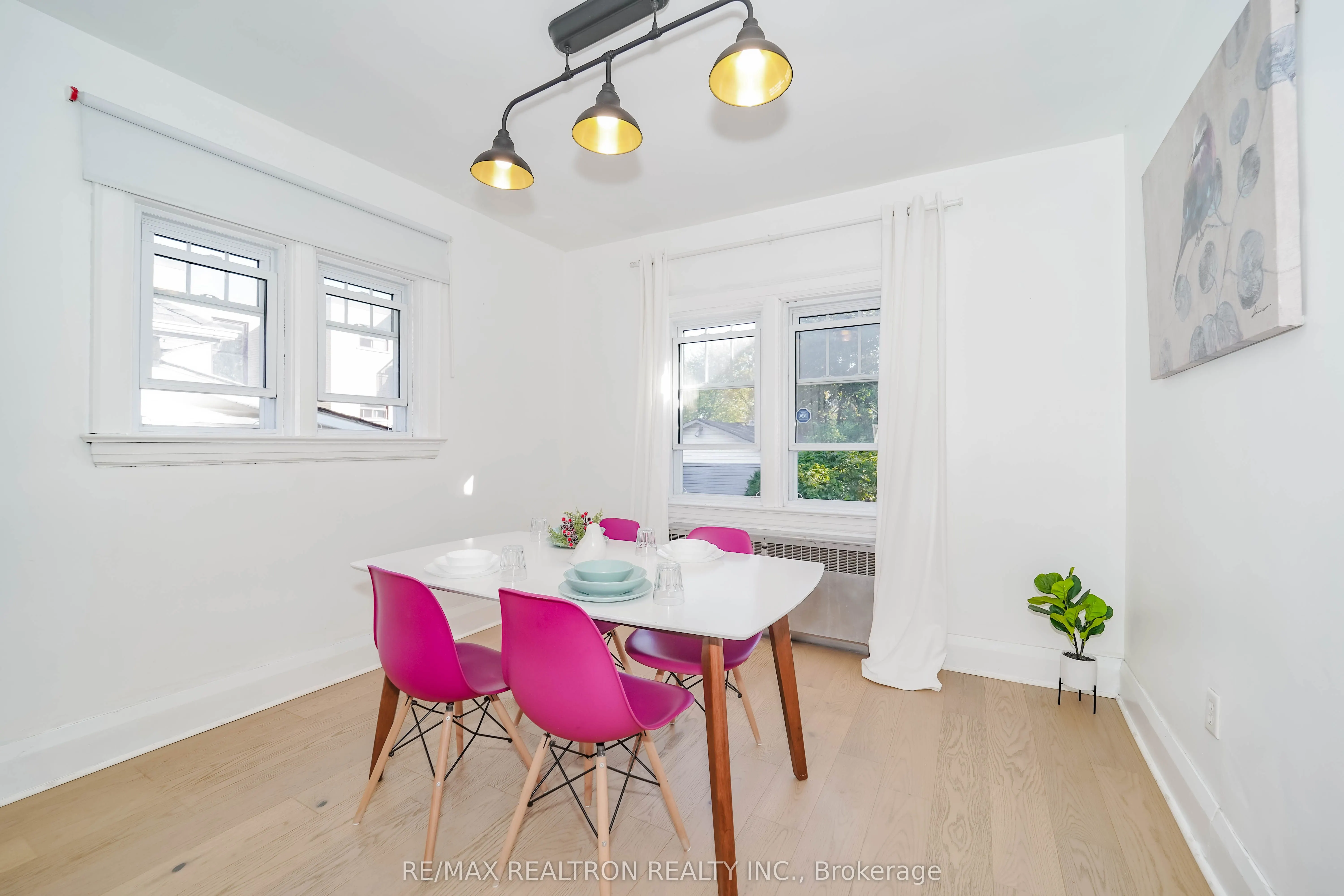 573 Oxford Street