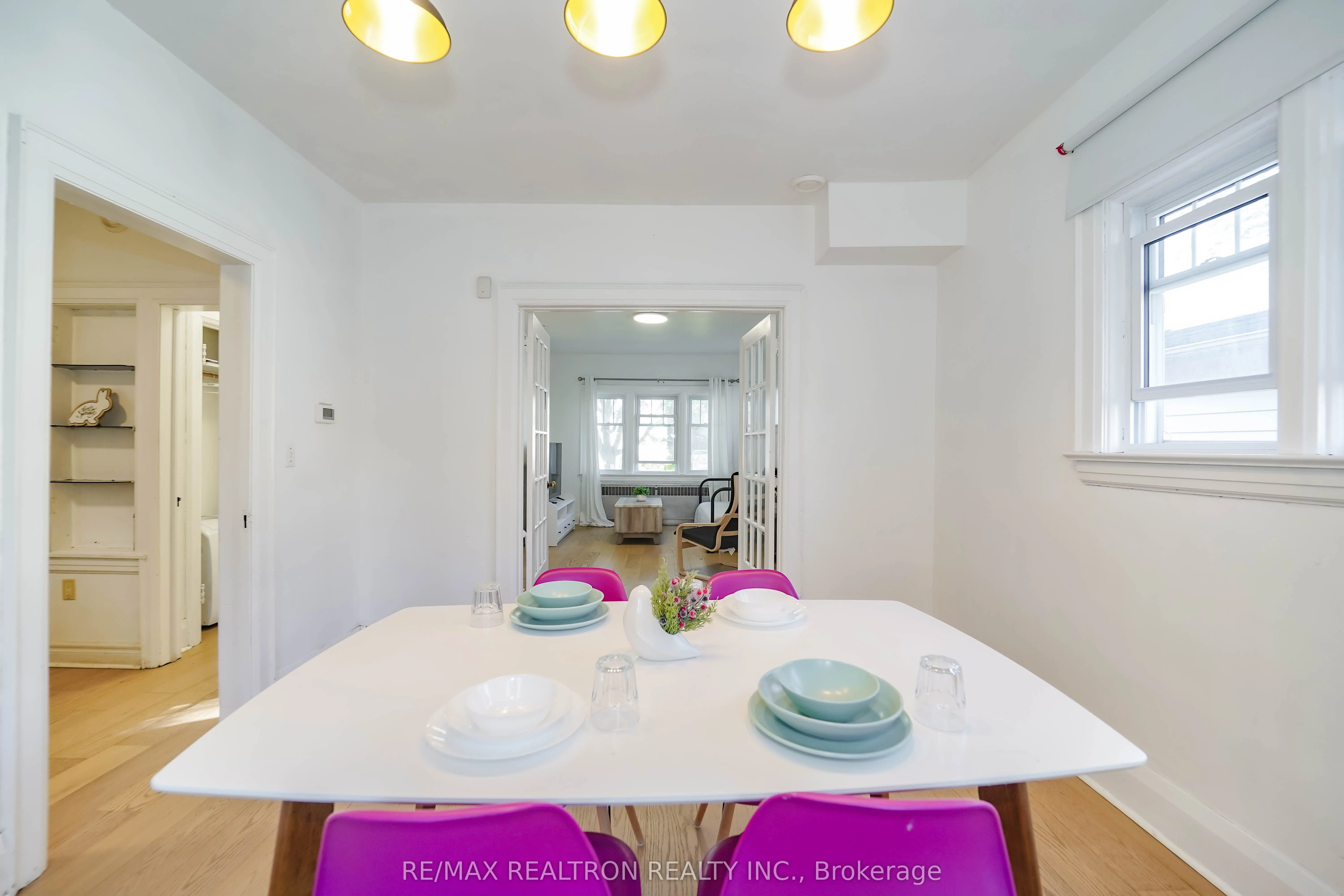 573 Oxford Street