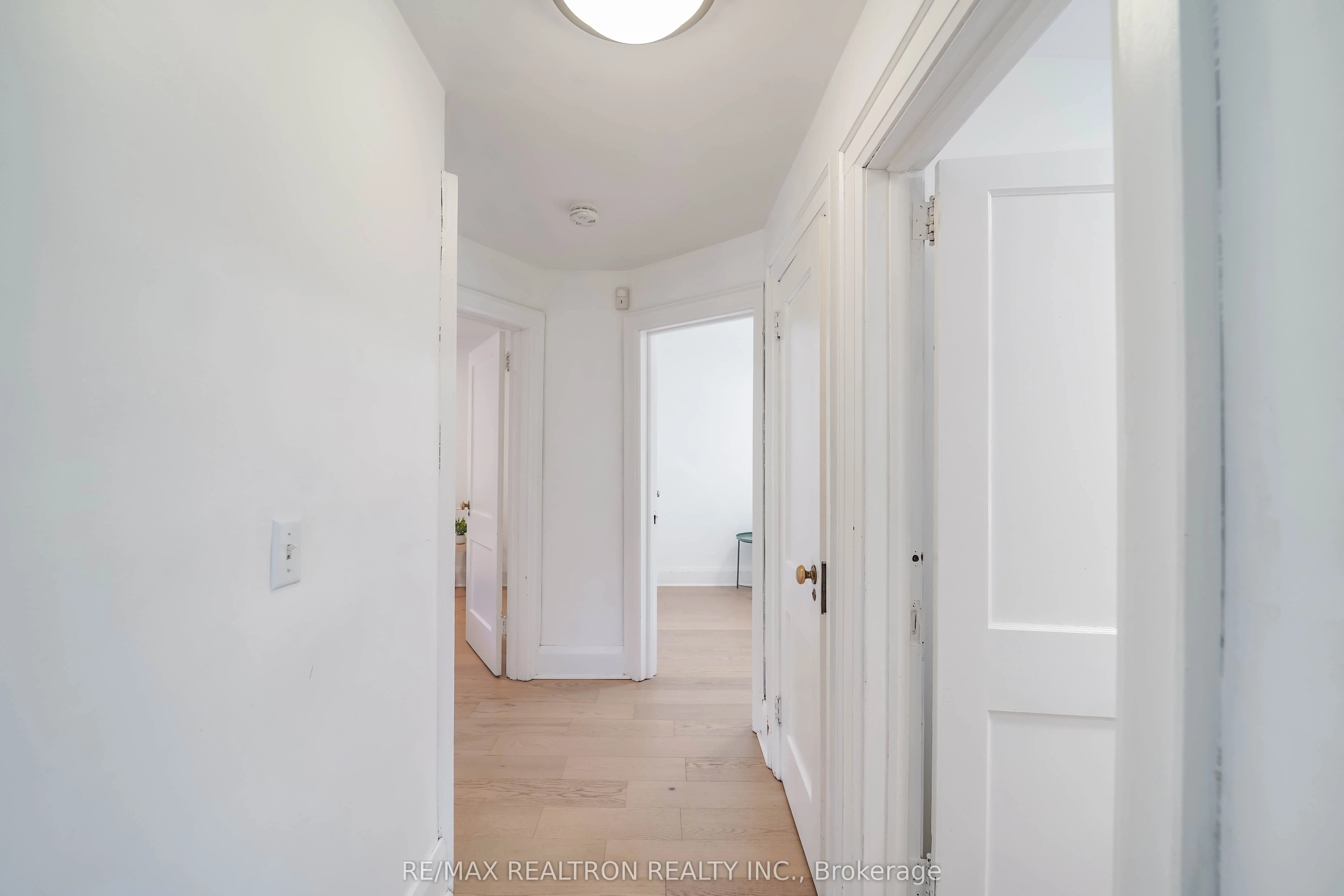 573 Oxford Street