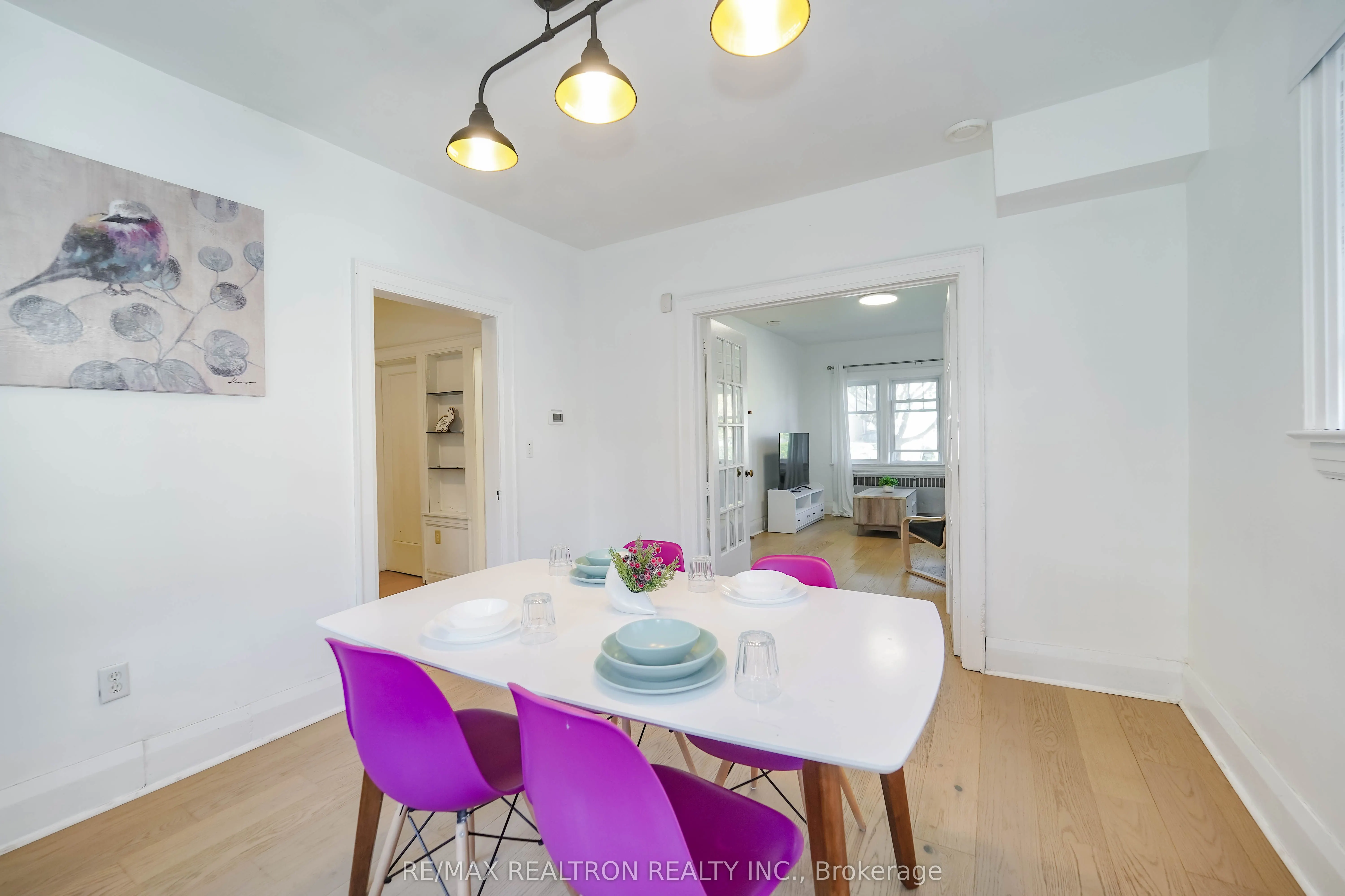573 Oxford Street