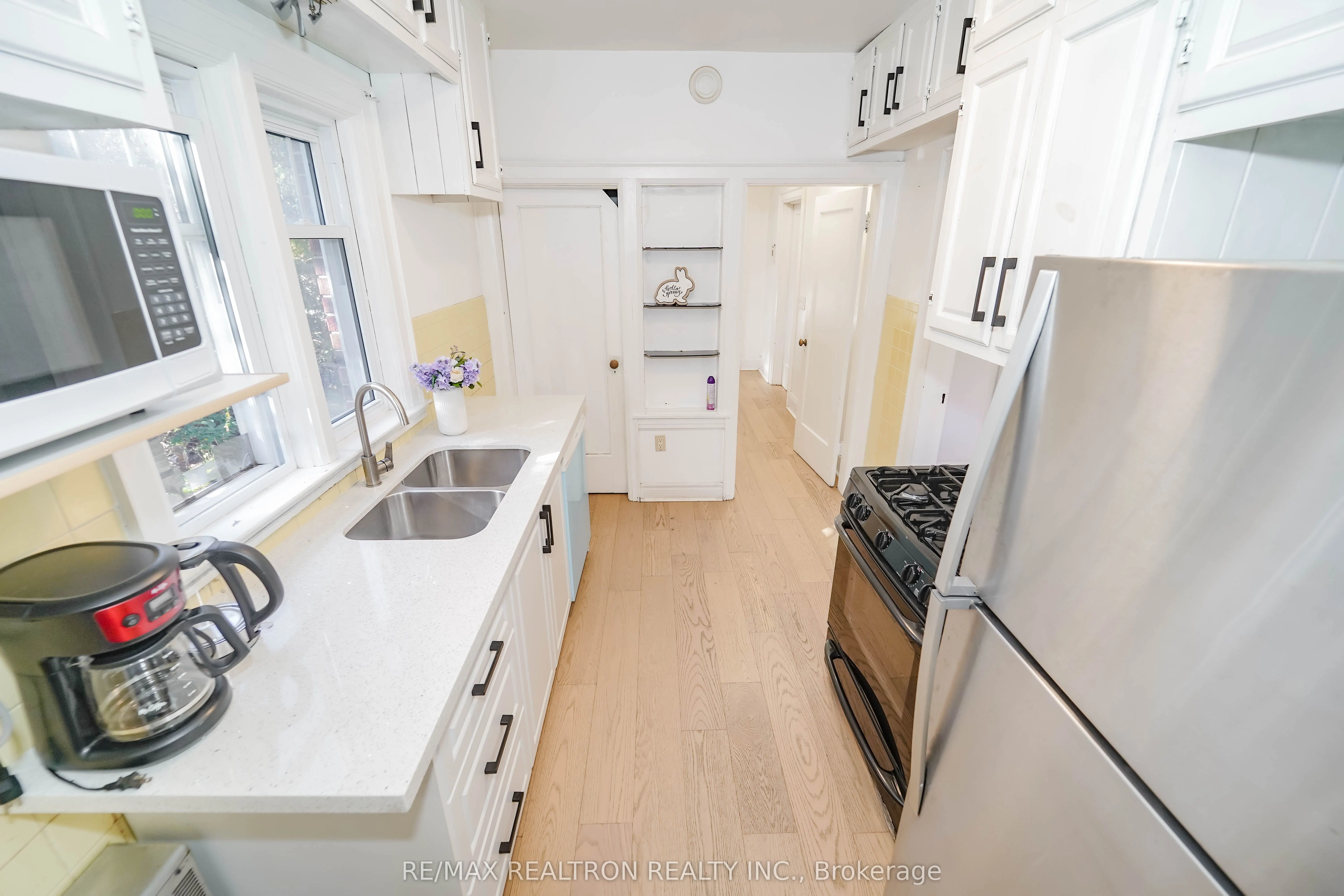 573 Oxford Street