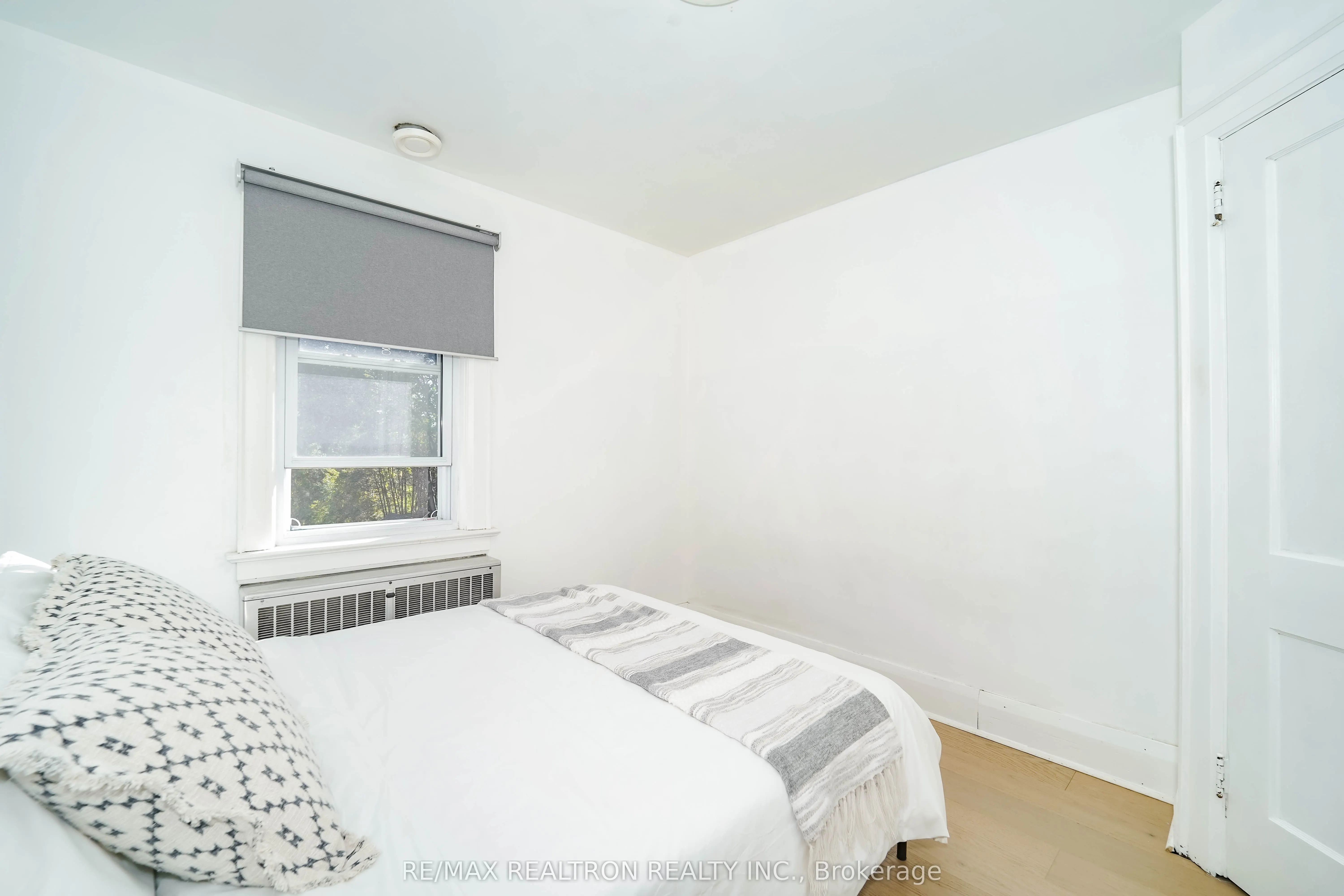 573 Oxford Street