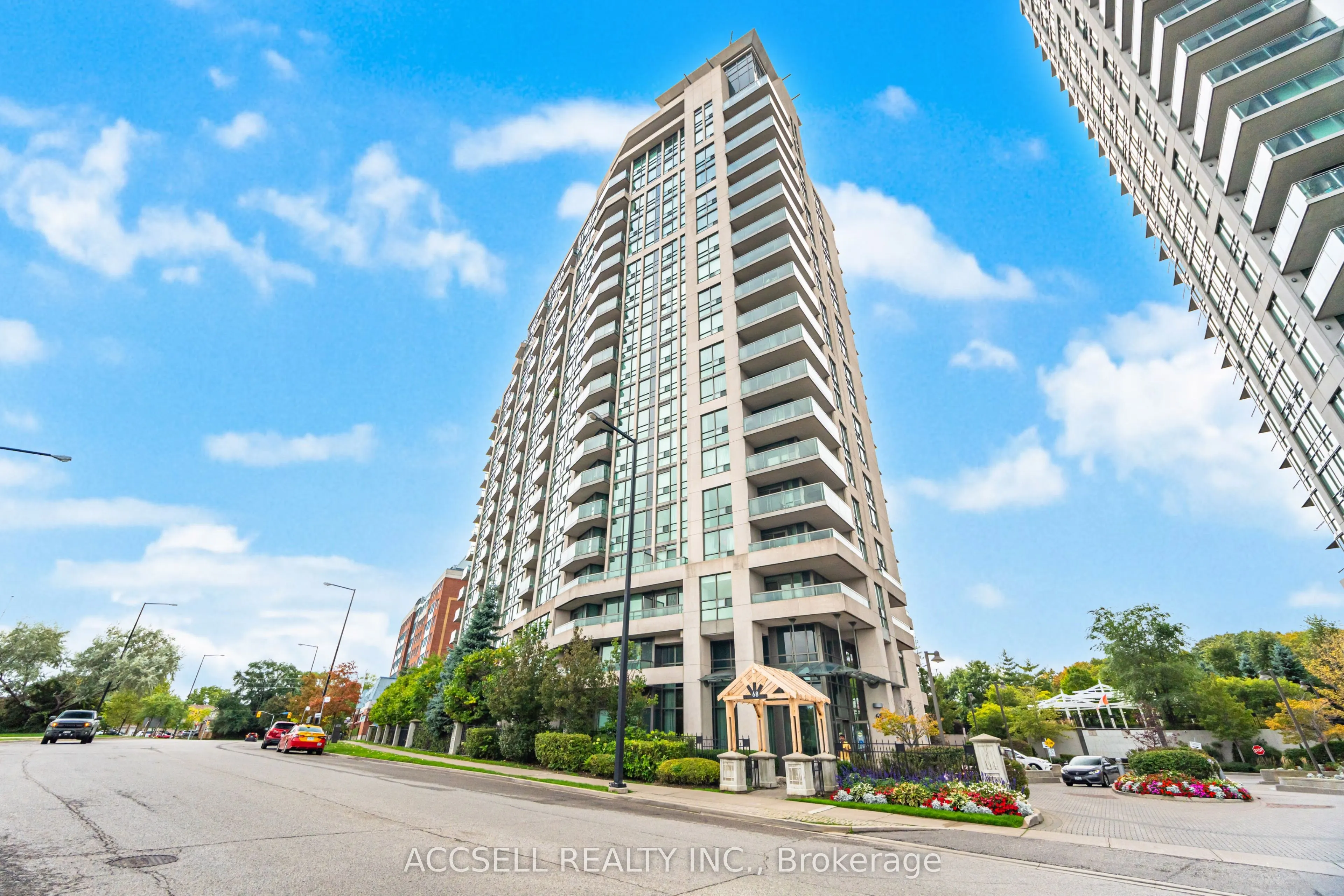 68 Grangeway Avenue, #1015