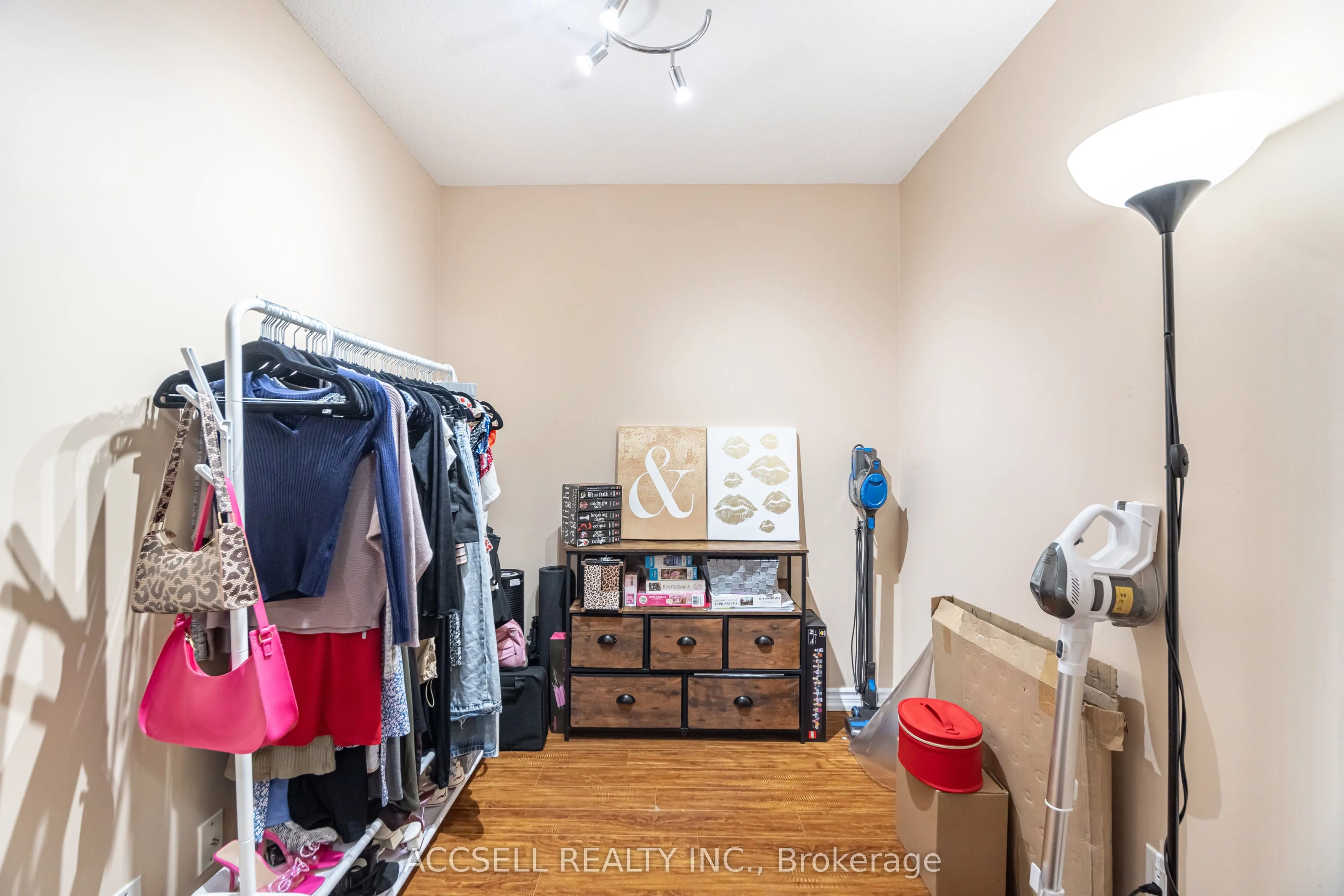 68 Grangeway Avenue, #1015