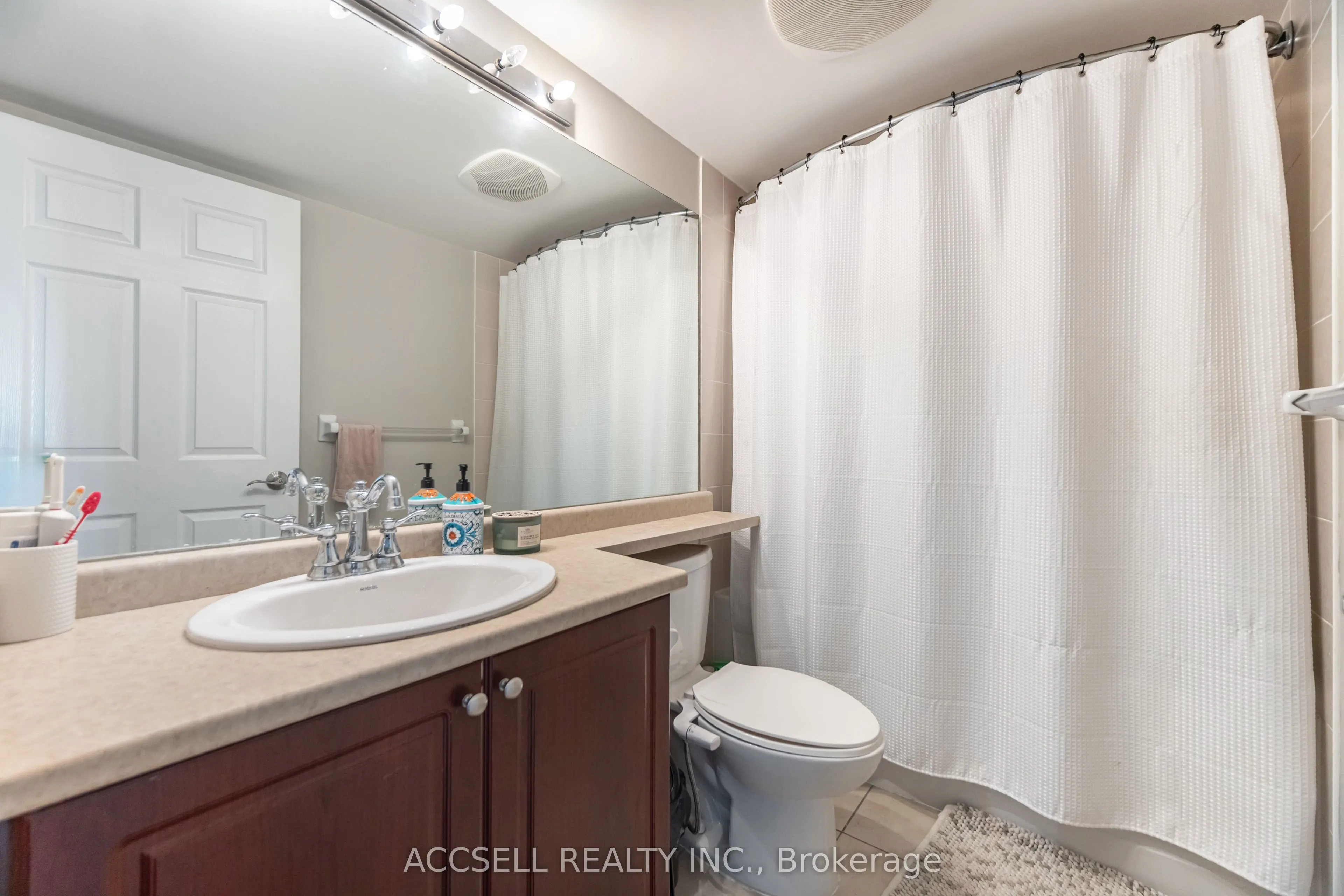 68 Grangeway Avenue, #1015