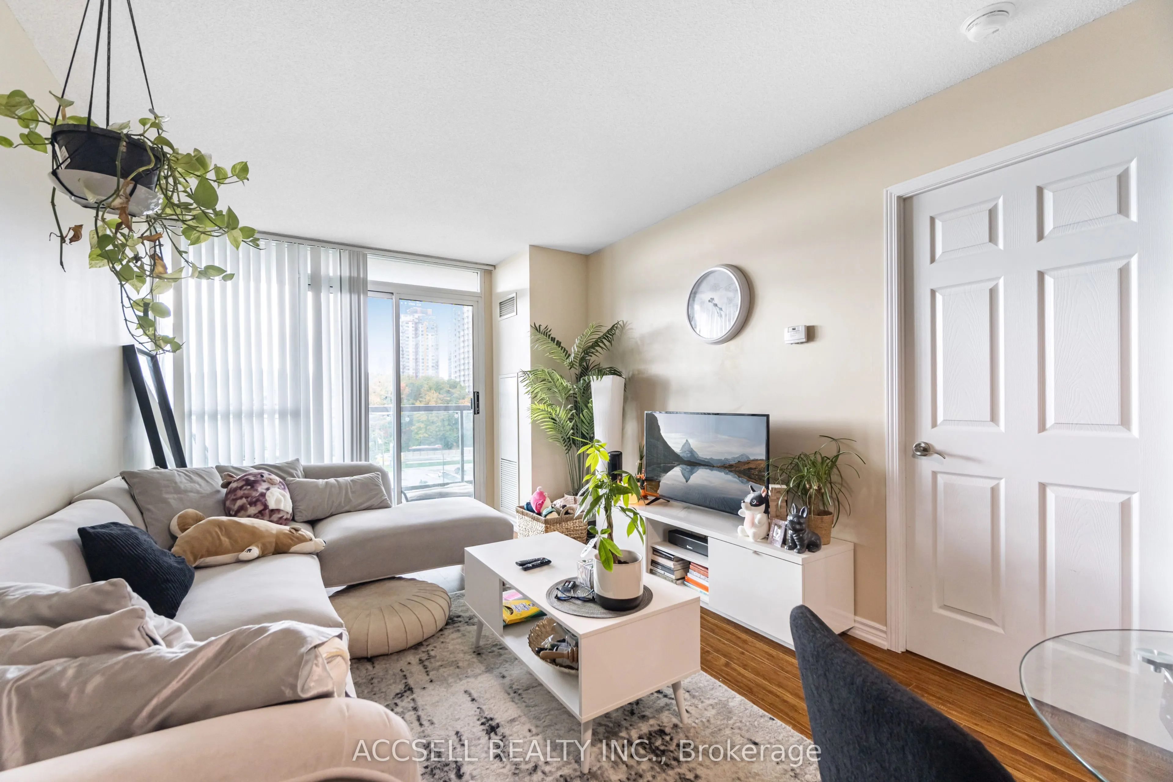 68 Grangeway Avenue, #1015