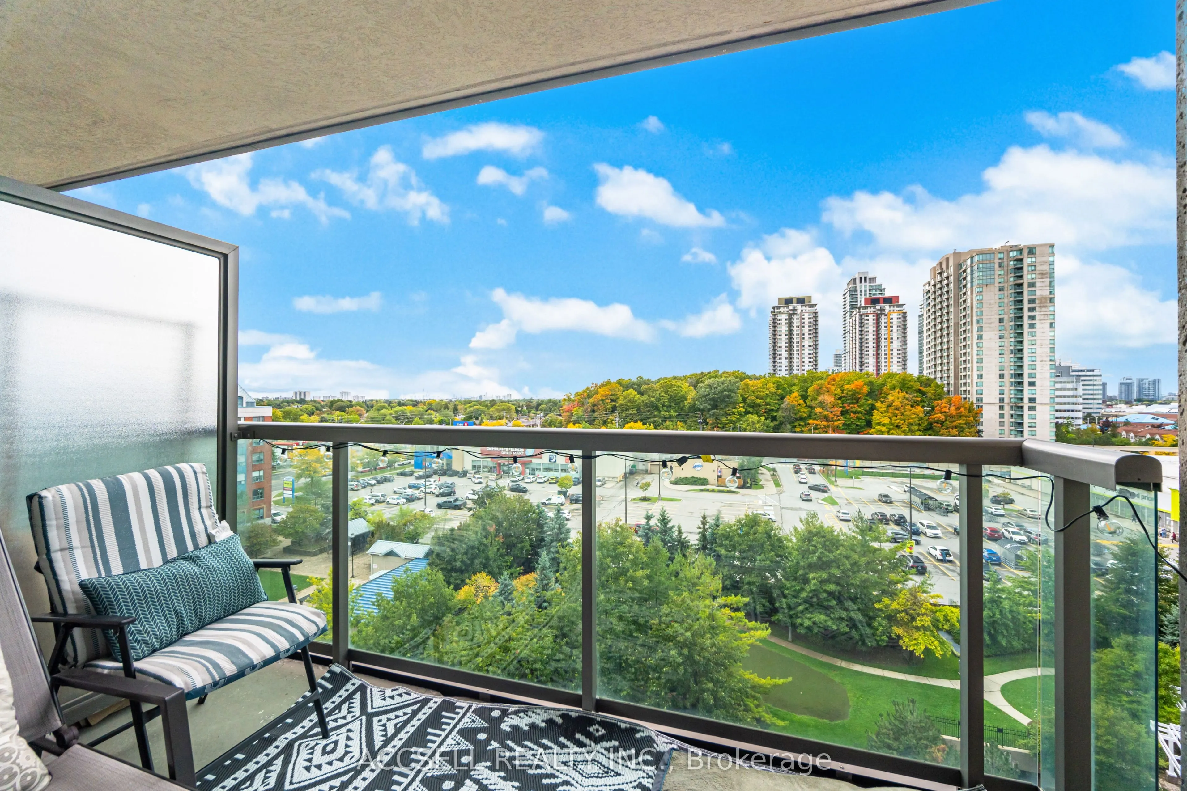 68 Grangeway Avenue, #1015