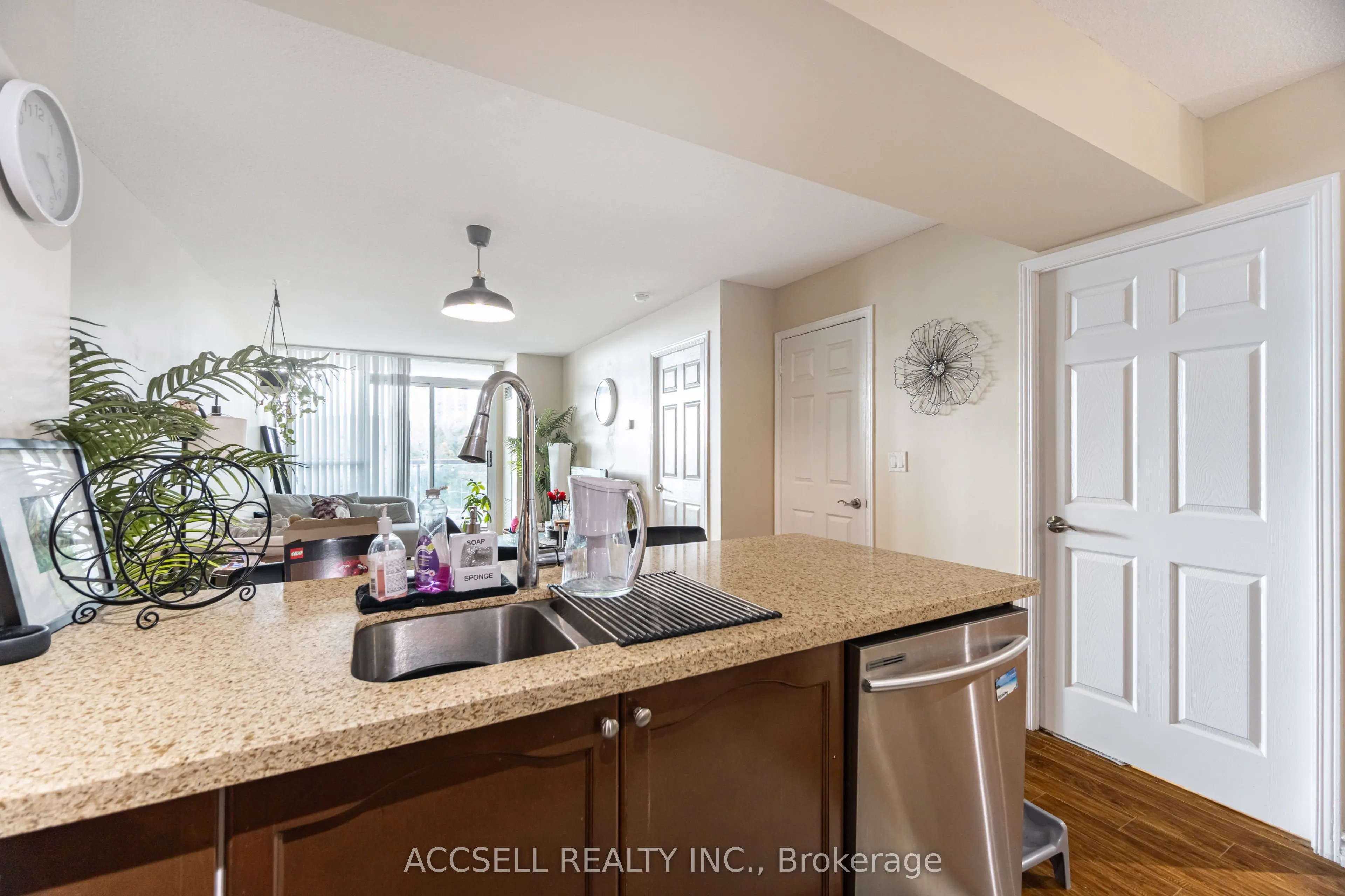 68 Grangeway Avenue, #1015