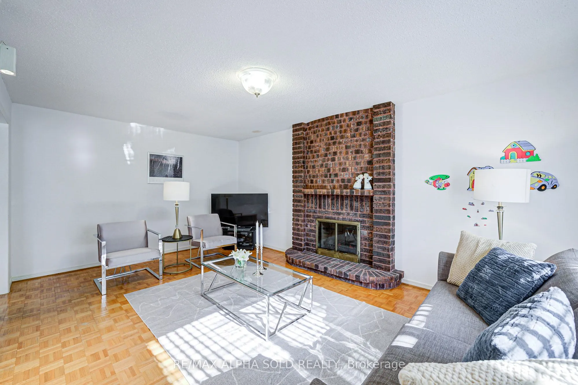 360 Goldhawk Trail