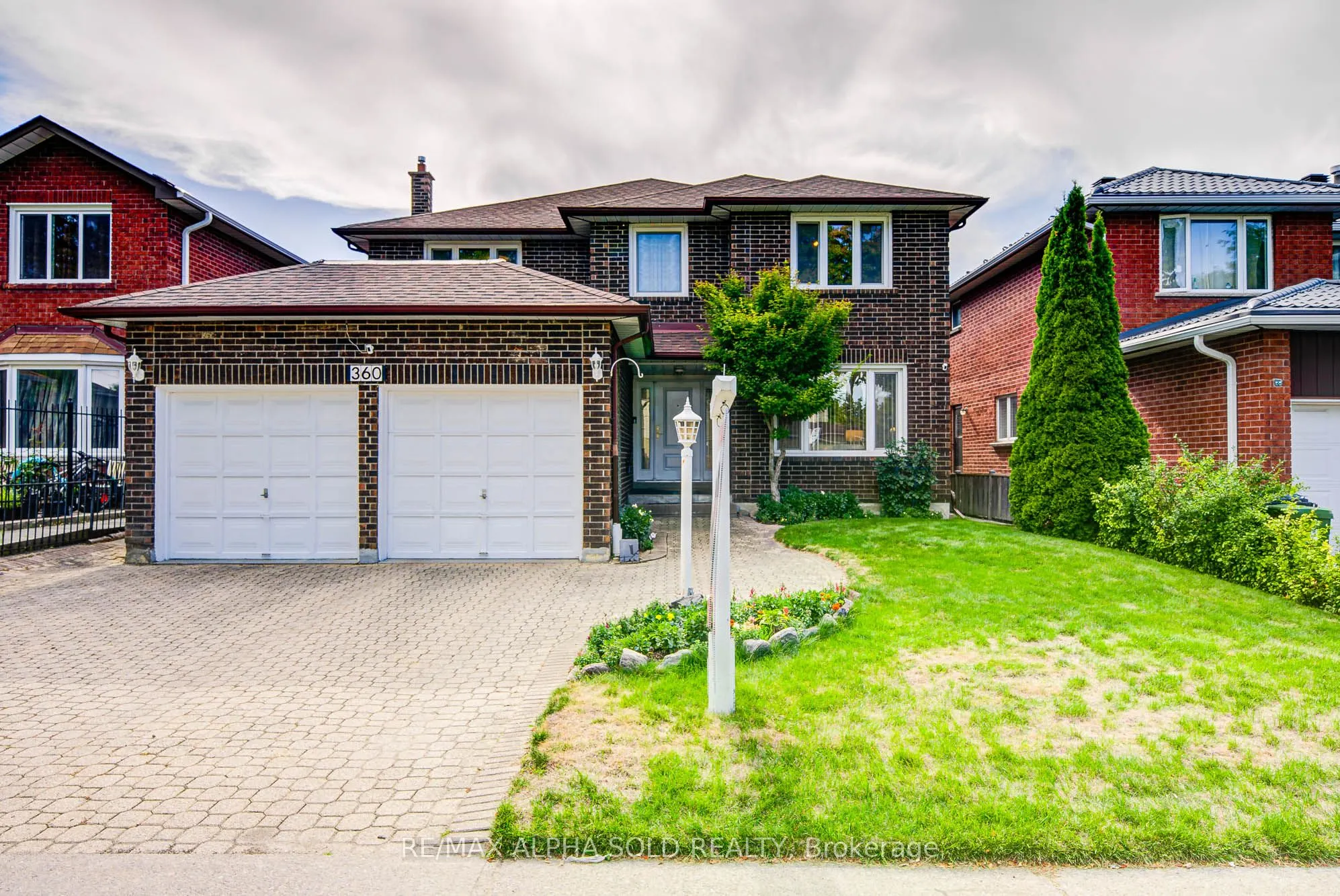 360 Goldhawk Trail