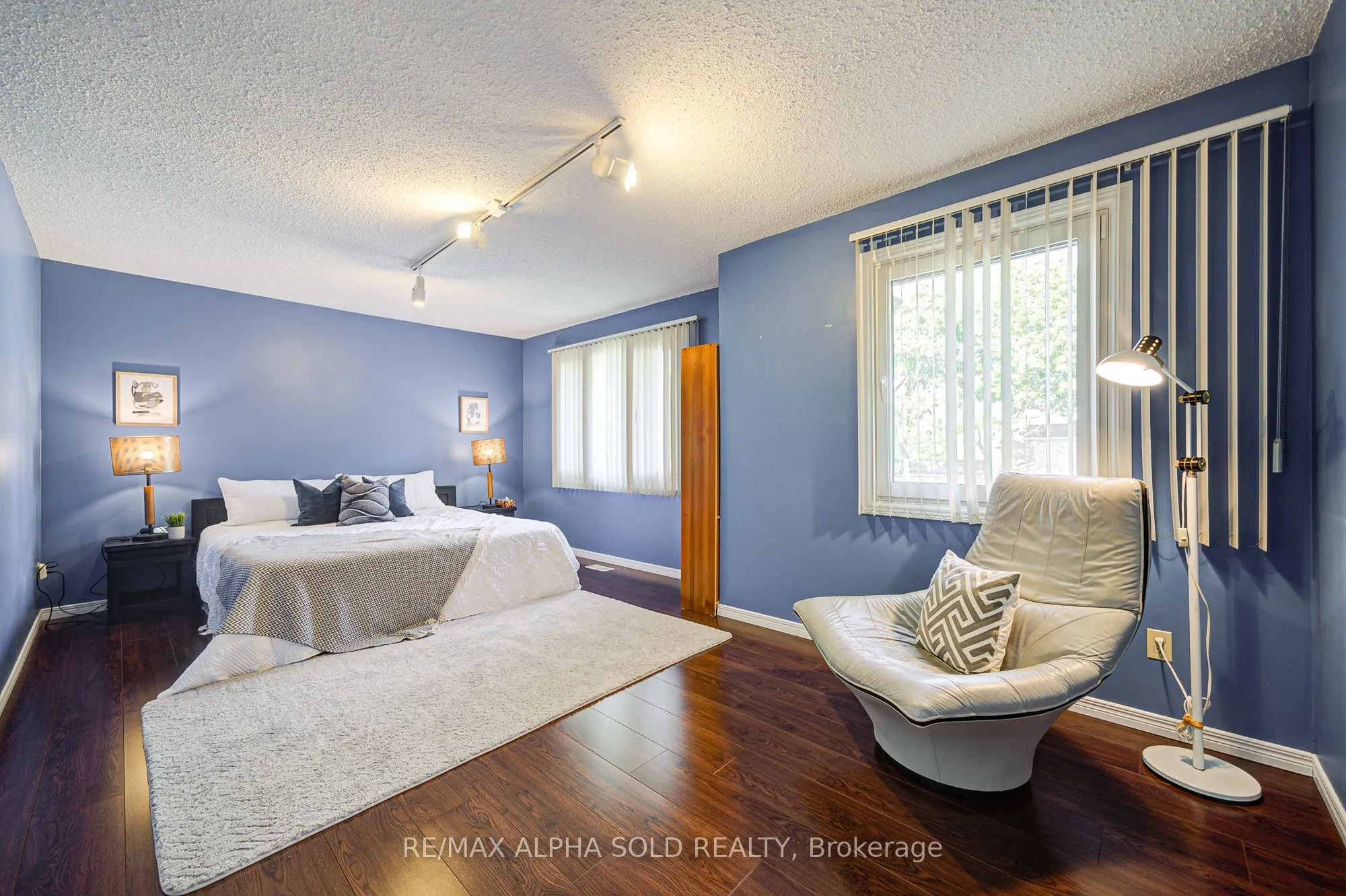 360 Goldhawk Trail