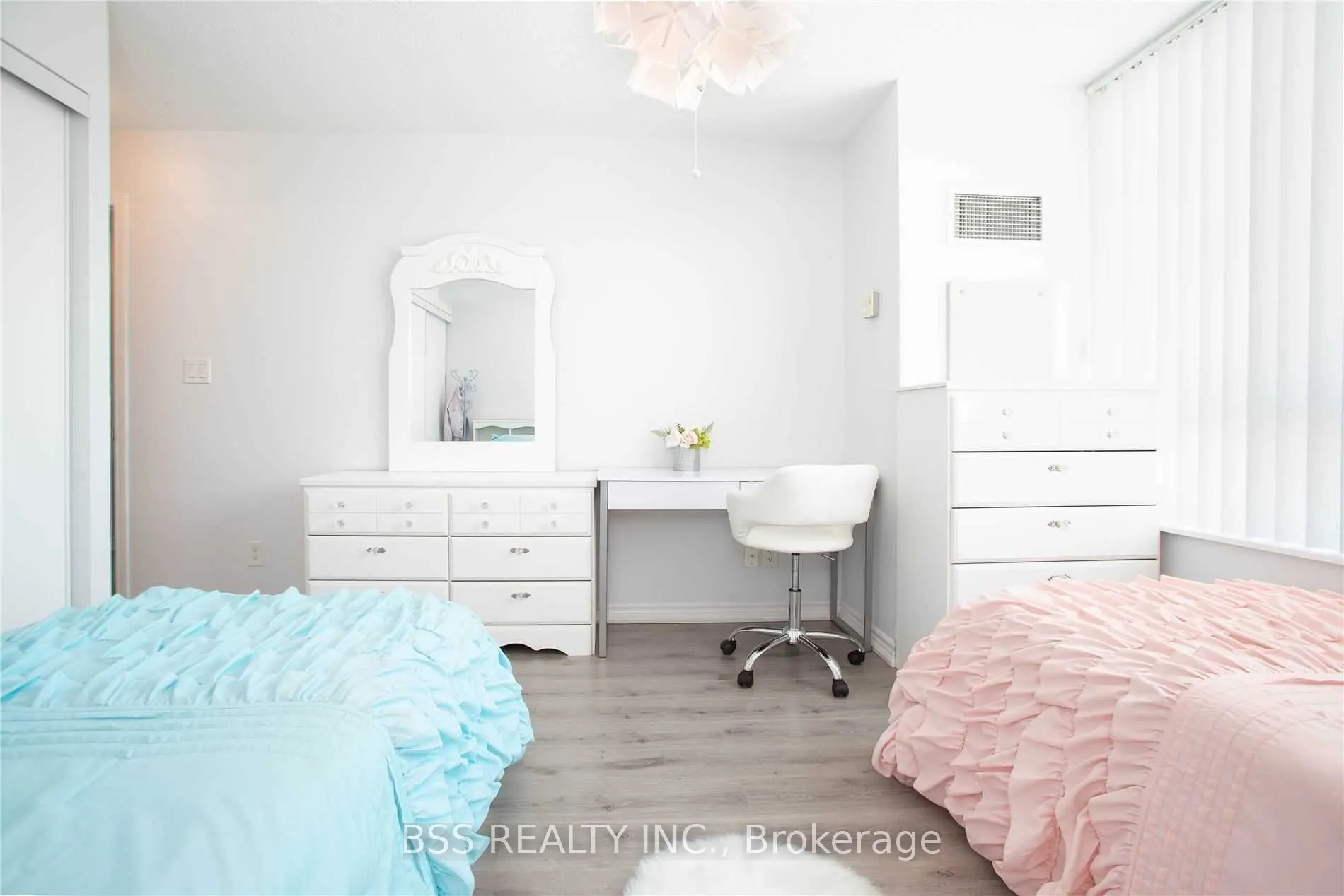 88 Grangeway Avenue, #903