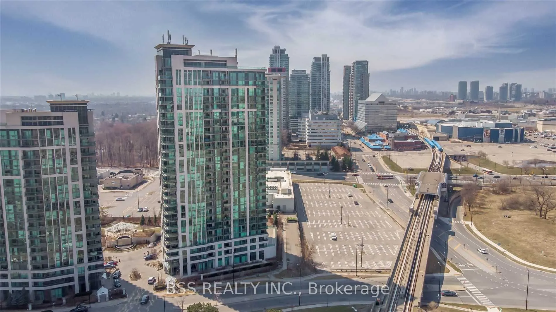 88 Grangeway Avenue, #903