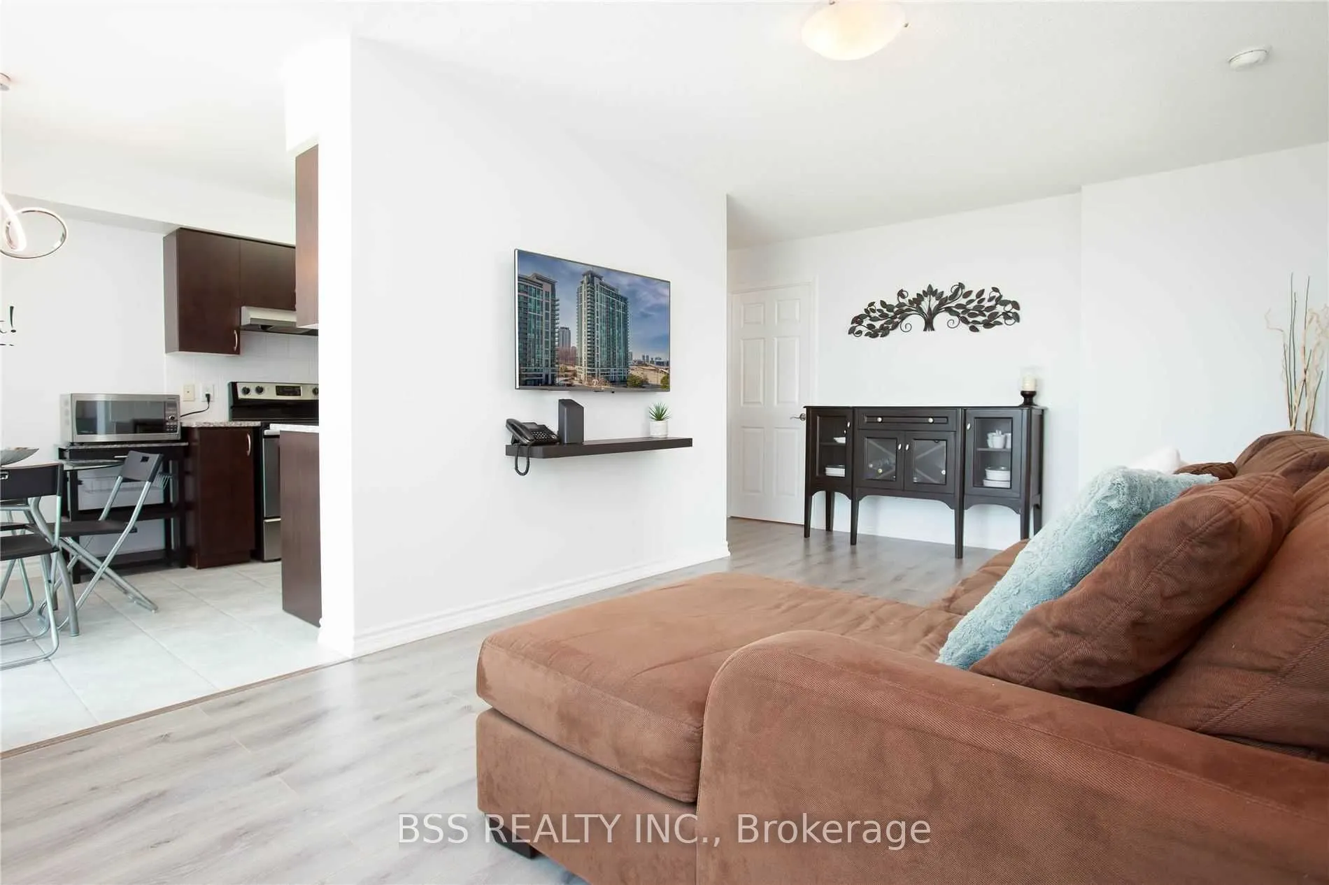 88 Grangeway Avenue, #903