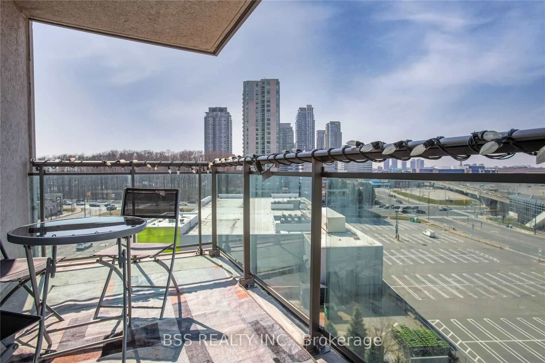 88 Grangeway Avenue, #903