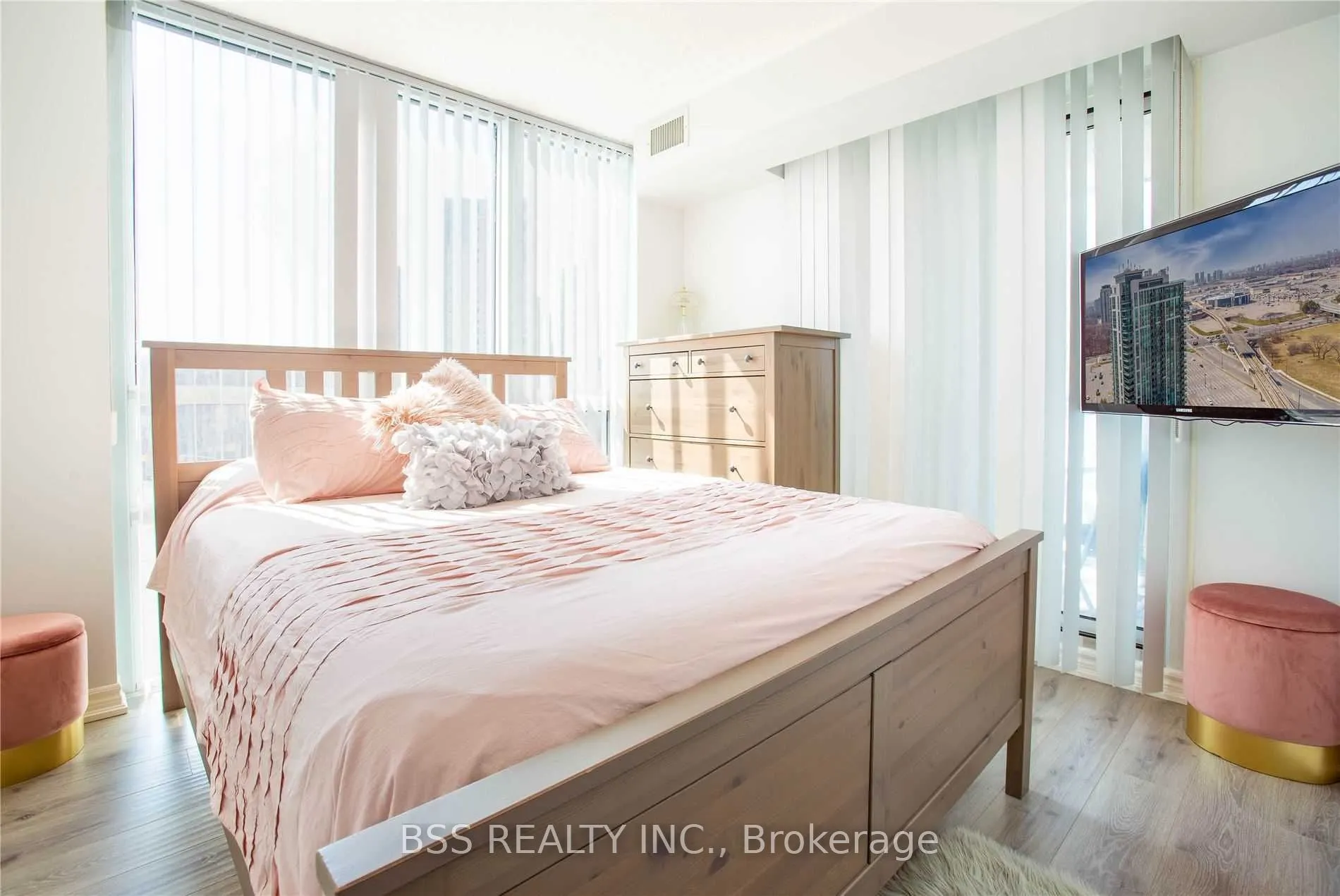 88 Grangeway Avenue, #903