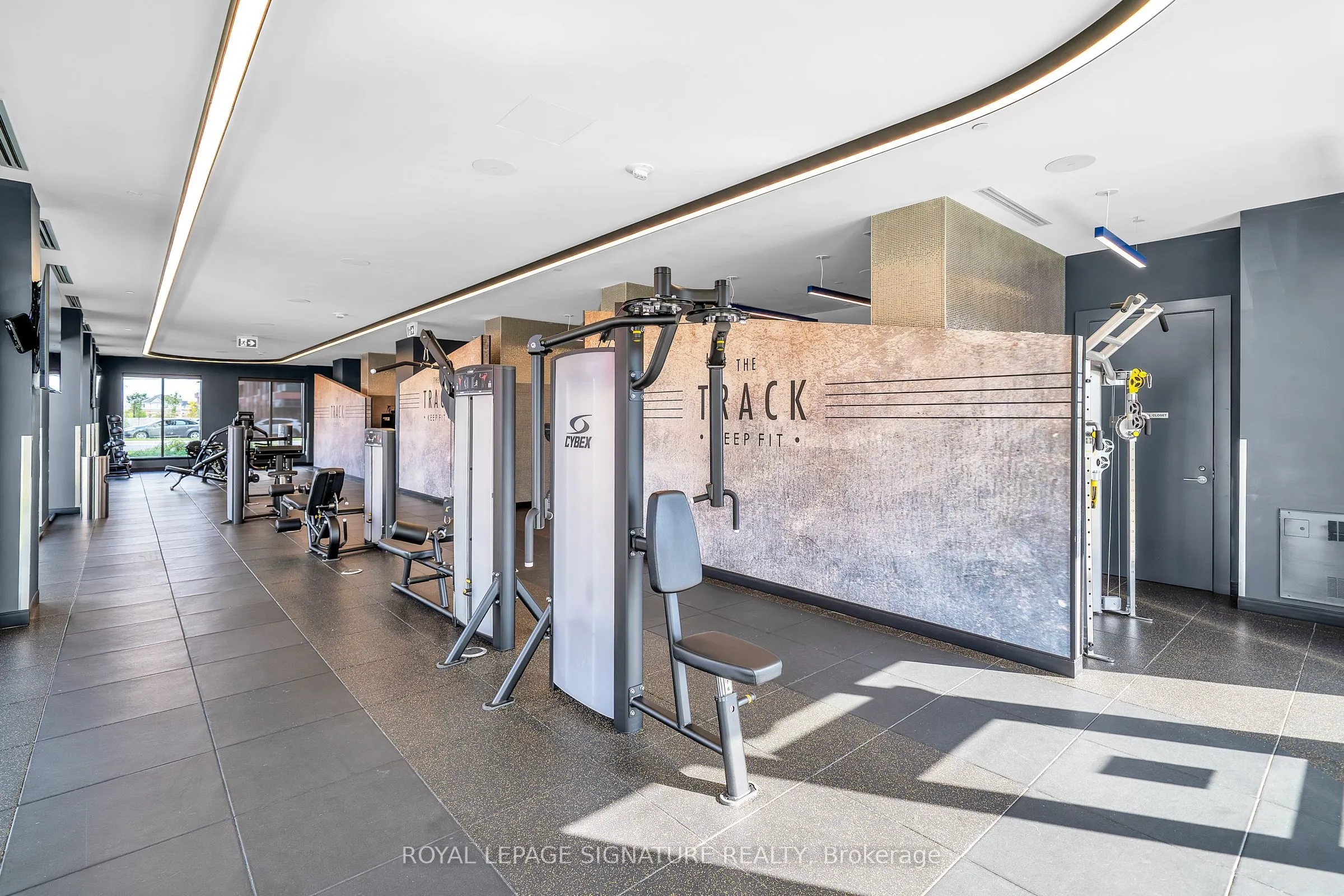 2550 Simcoe Street, #2020