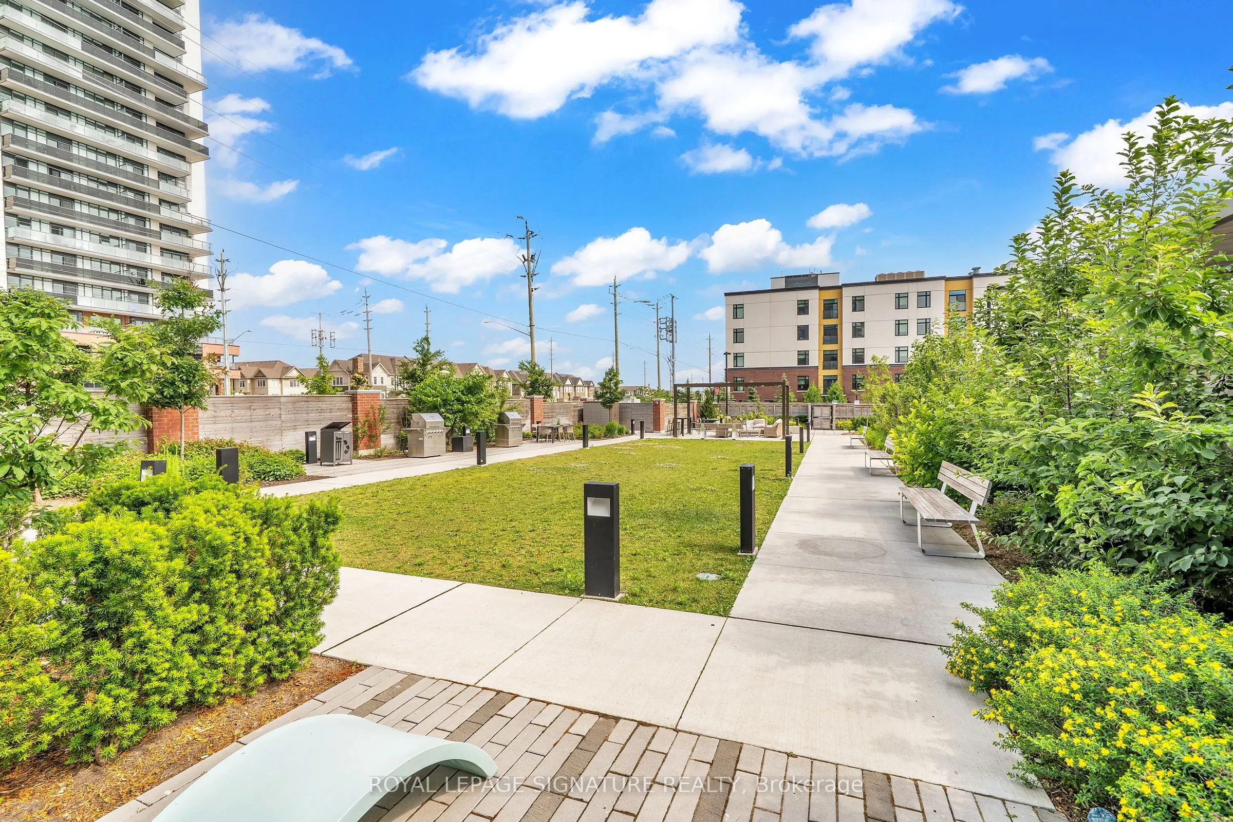 2550 Simcoe Street, #2020